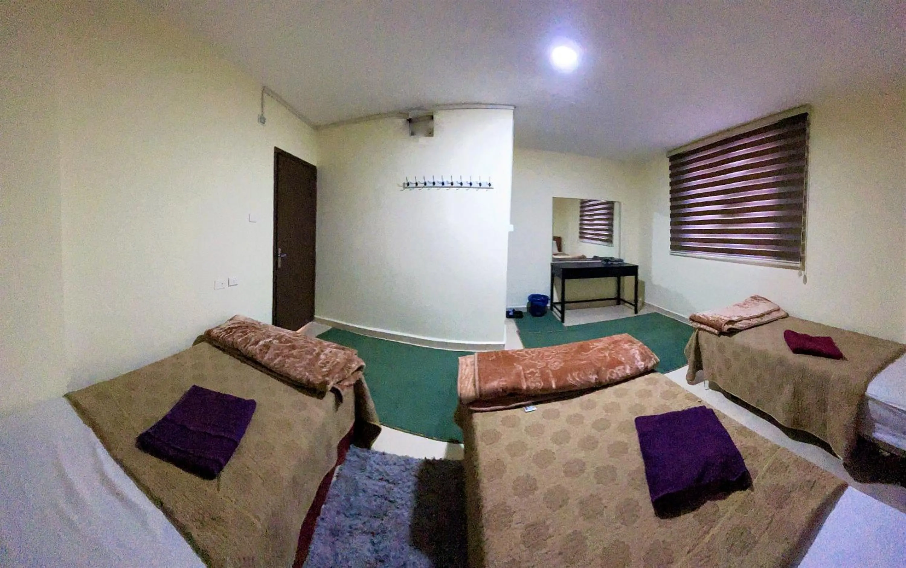 Bedroom, Bed in Orient Gate