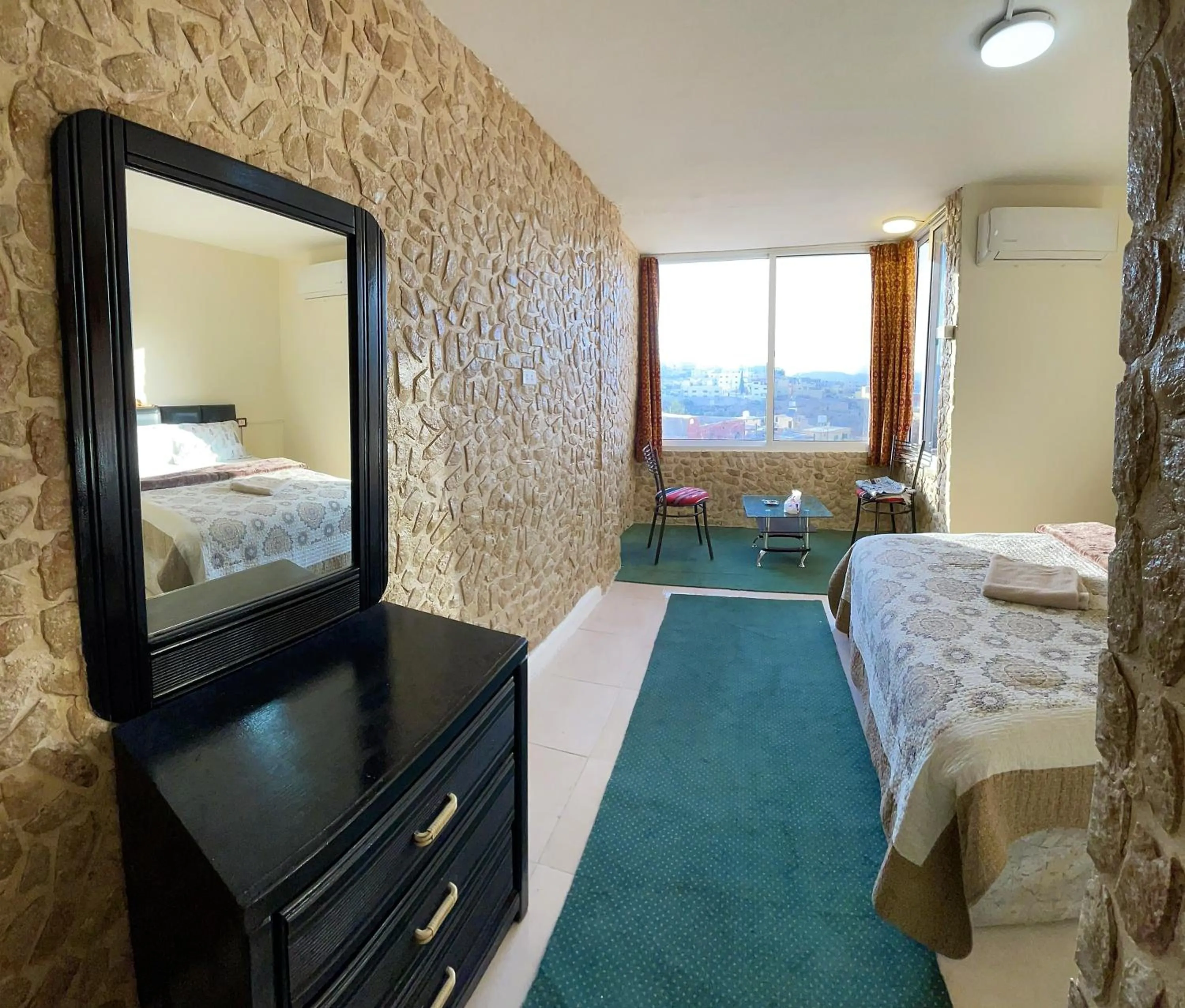 Photo of the whole room, Bed in Orient Gate