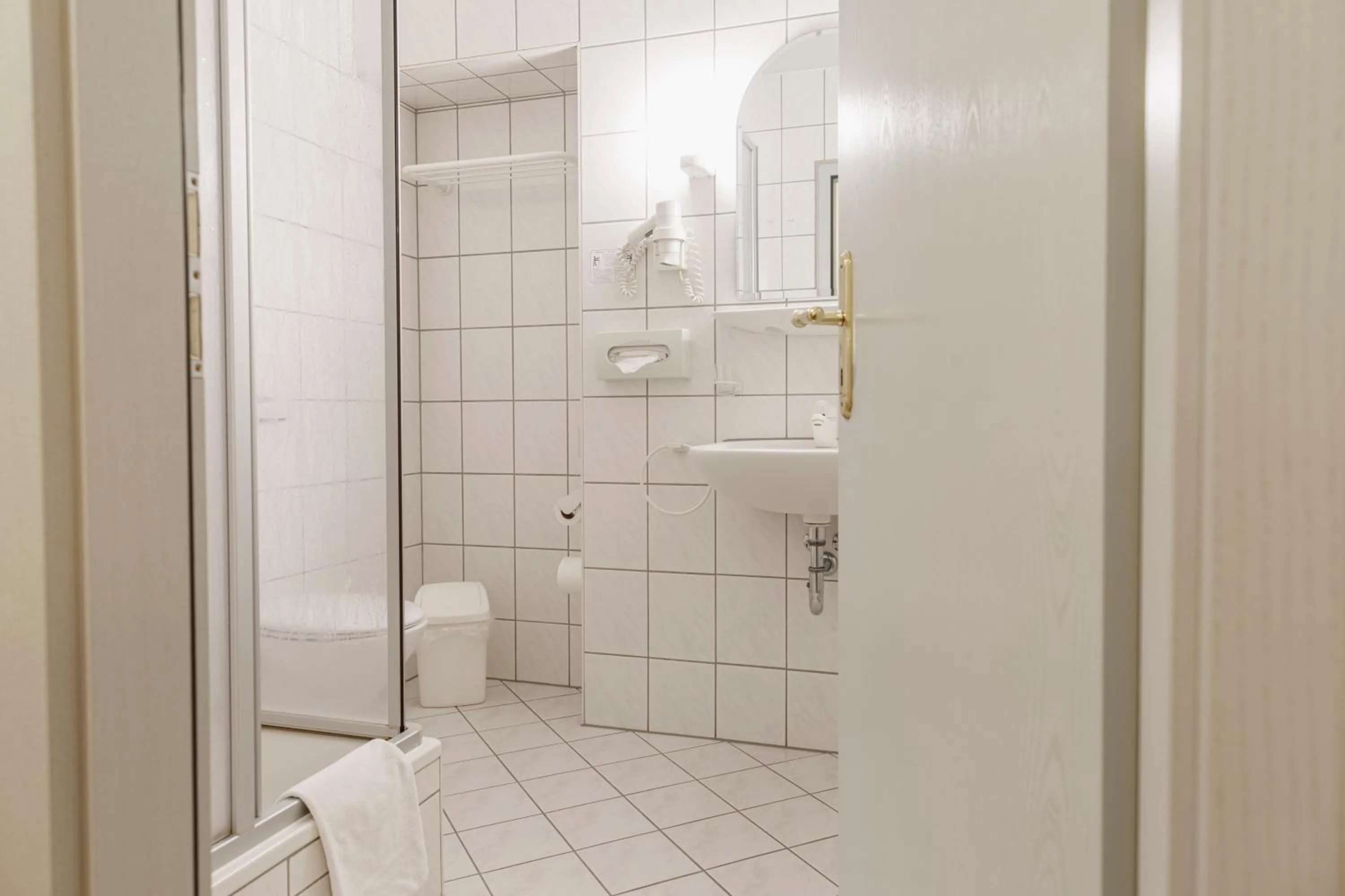 Bathroom in Schwerter Schankhaus & Hotel