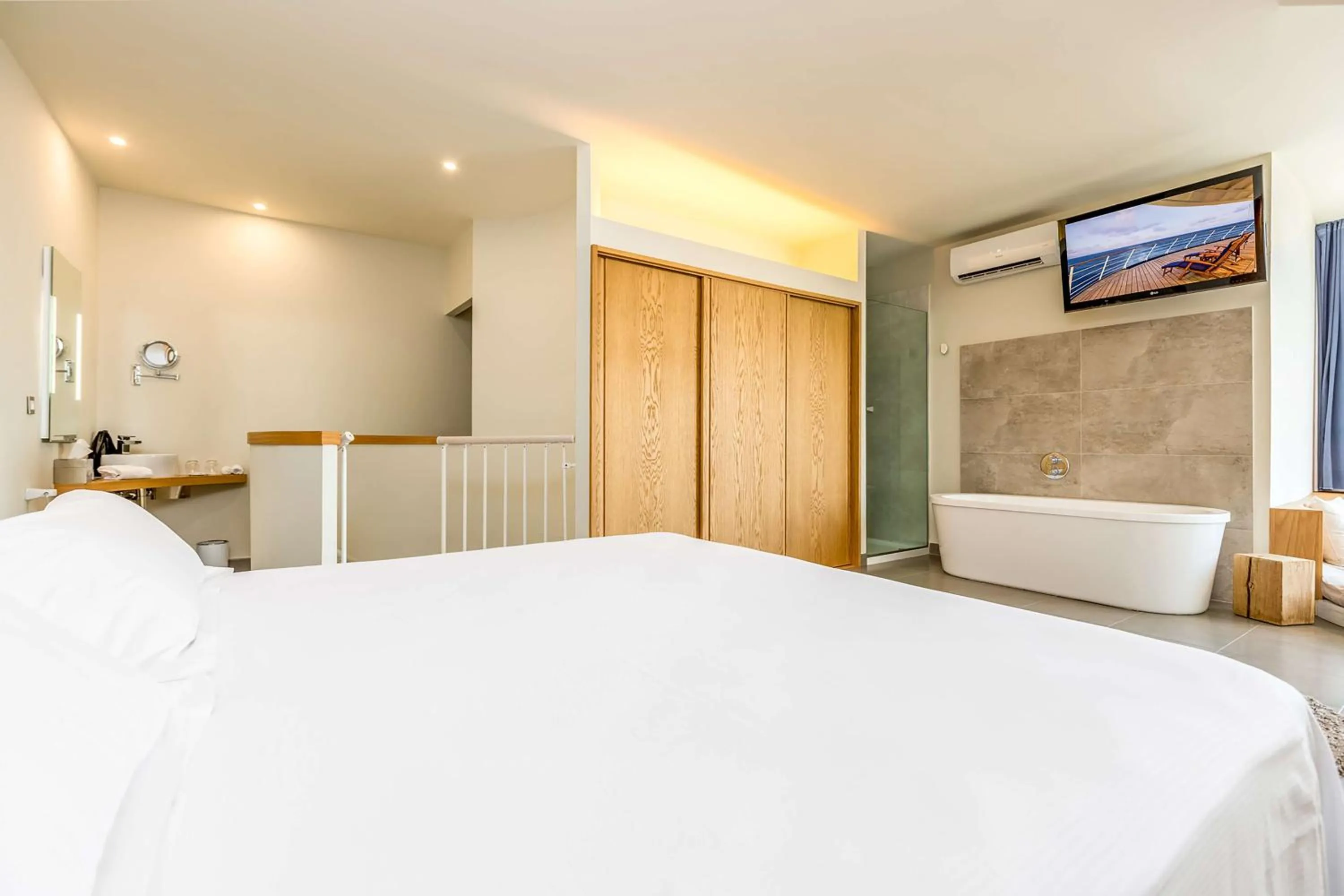 Bed in Higuerón Hotel Málaga, Curio Collection by Hilton