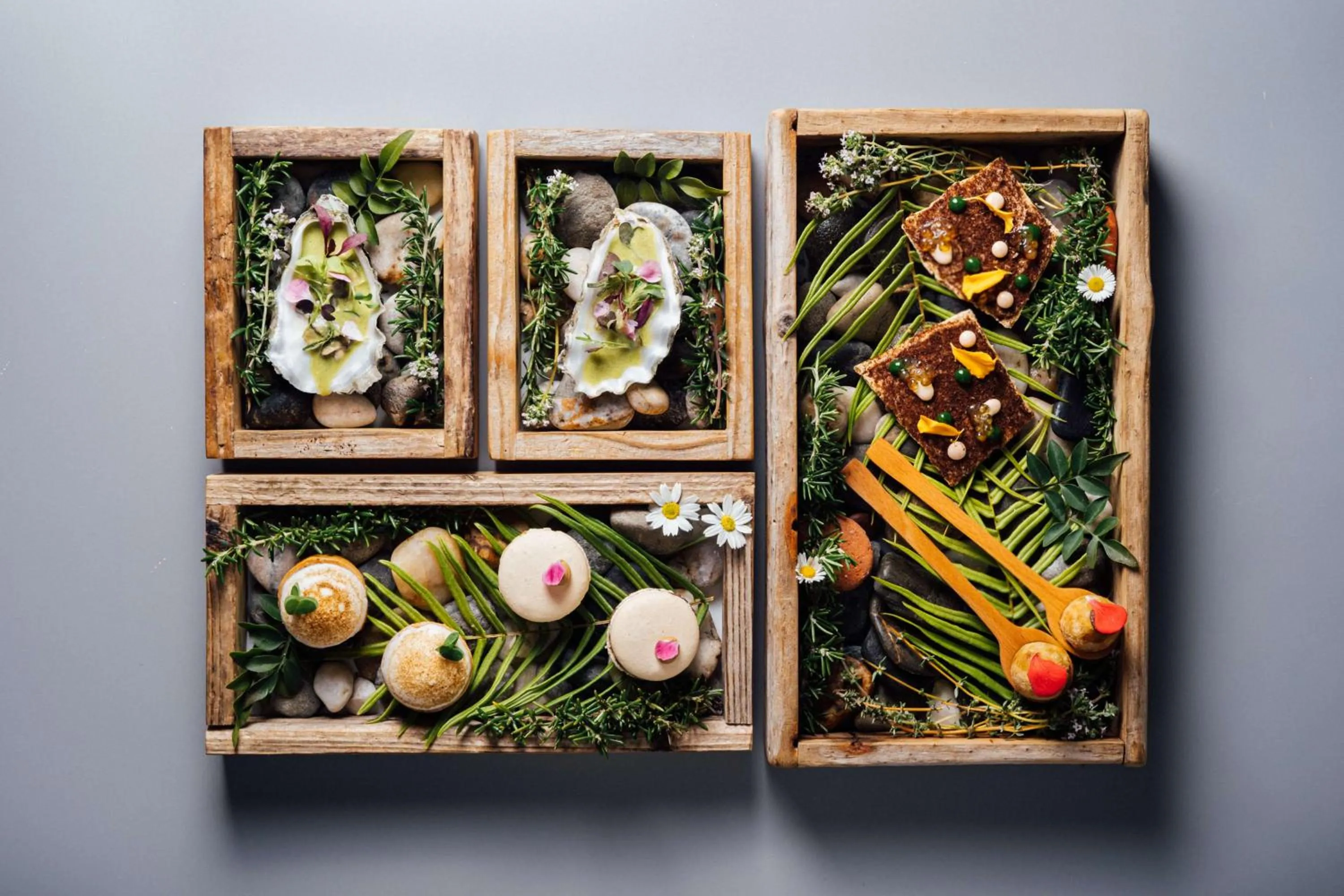 Restaurant/places to eat in Higuerón Hotel Málaga, Curio Collection by Hilton