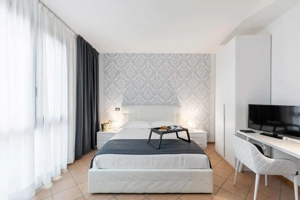 Photo of the whole room, Bed in Lake Como Golf Hotel