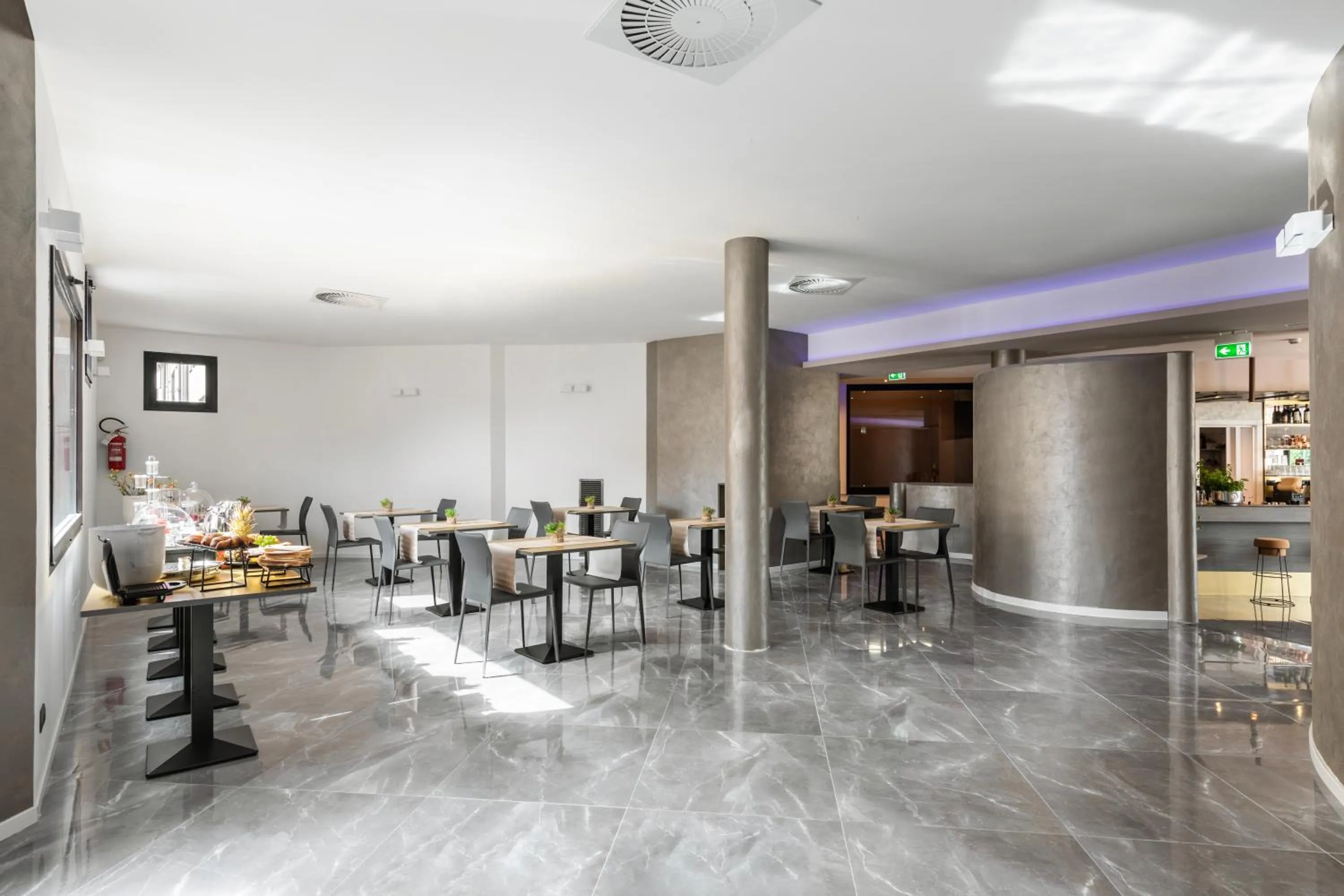 Lounge or bar in Lake Como Golf Hotel