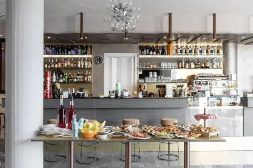 Lounge or bar in Lake Como Golf Hotel