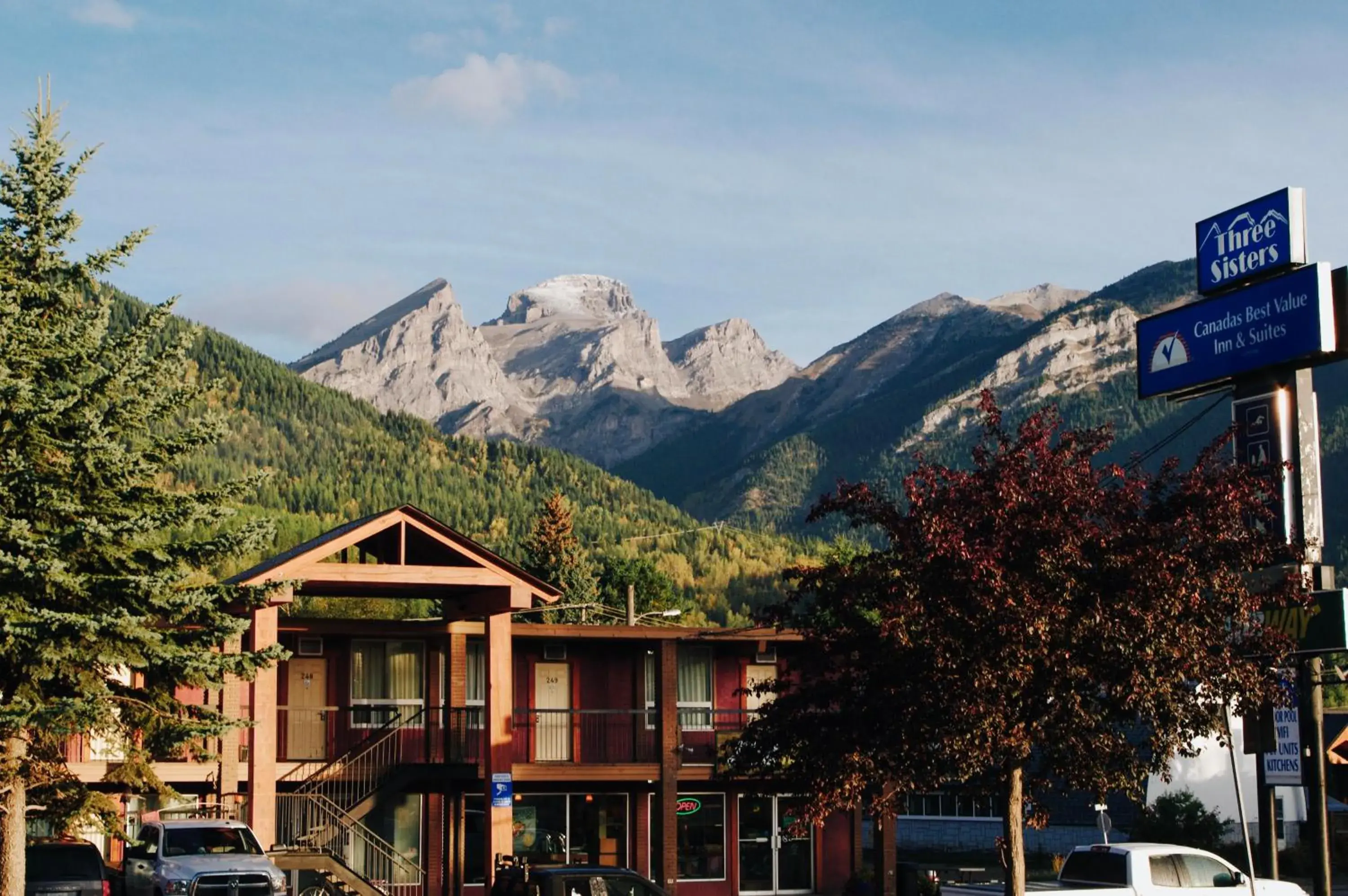 Property building in Canadas Best Value Inn and Suites Fernie Property building in Canadas Best Value Inn and Suites Fernie