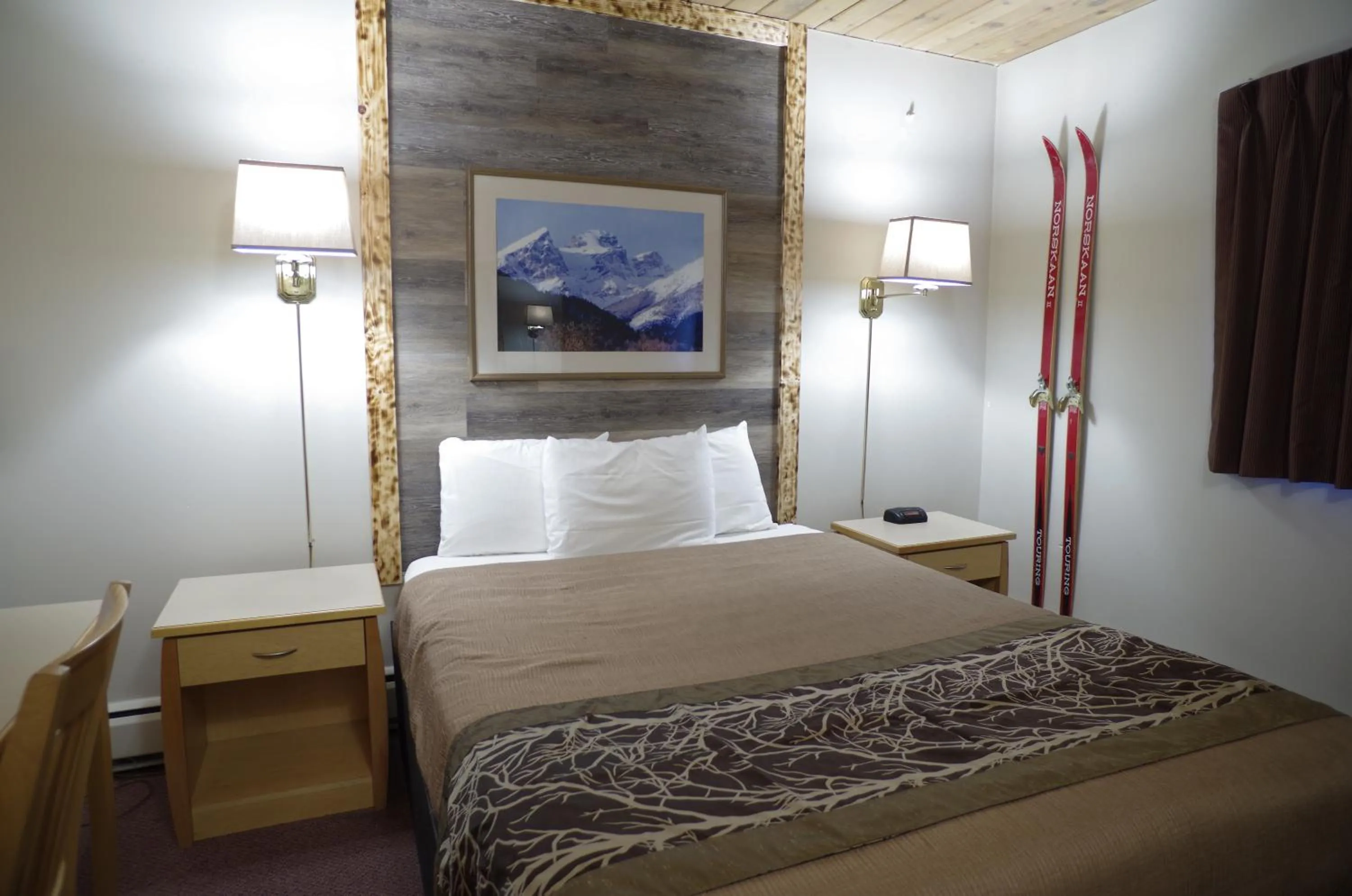 Bedroom, Bed in Canadas Best Value Inn and Suites Fernie