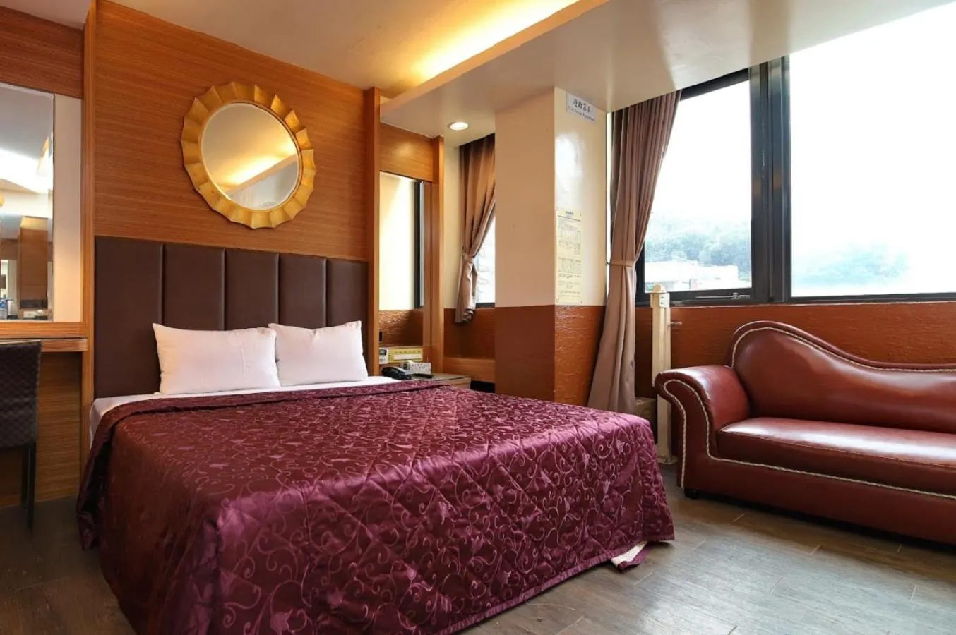 Hot Spring Bath, Bed in Yosemite Hot Spring Resort