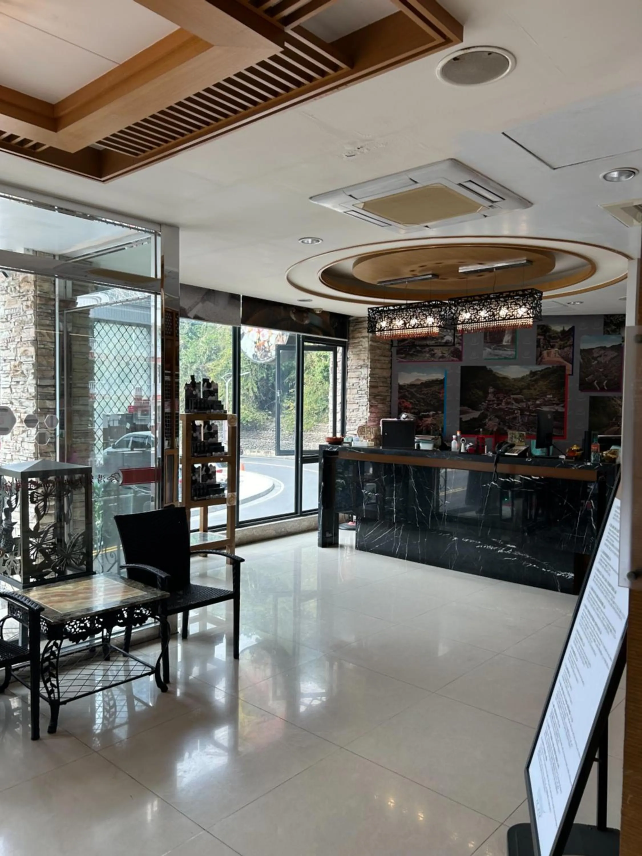 Property building in Yosemite Hot Spring Resort