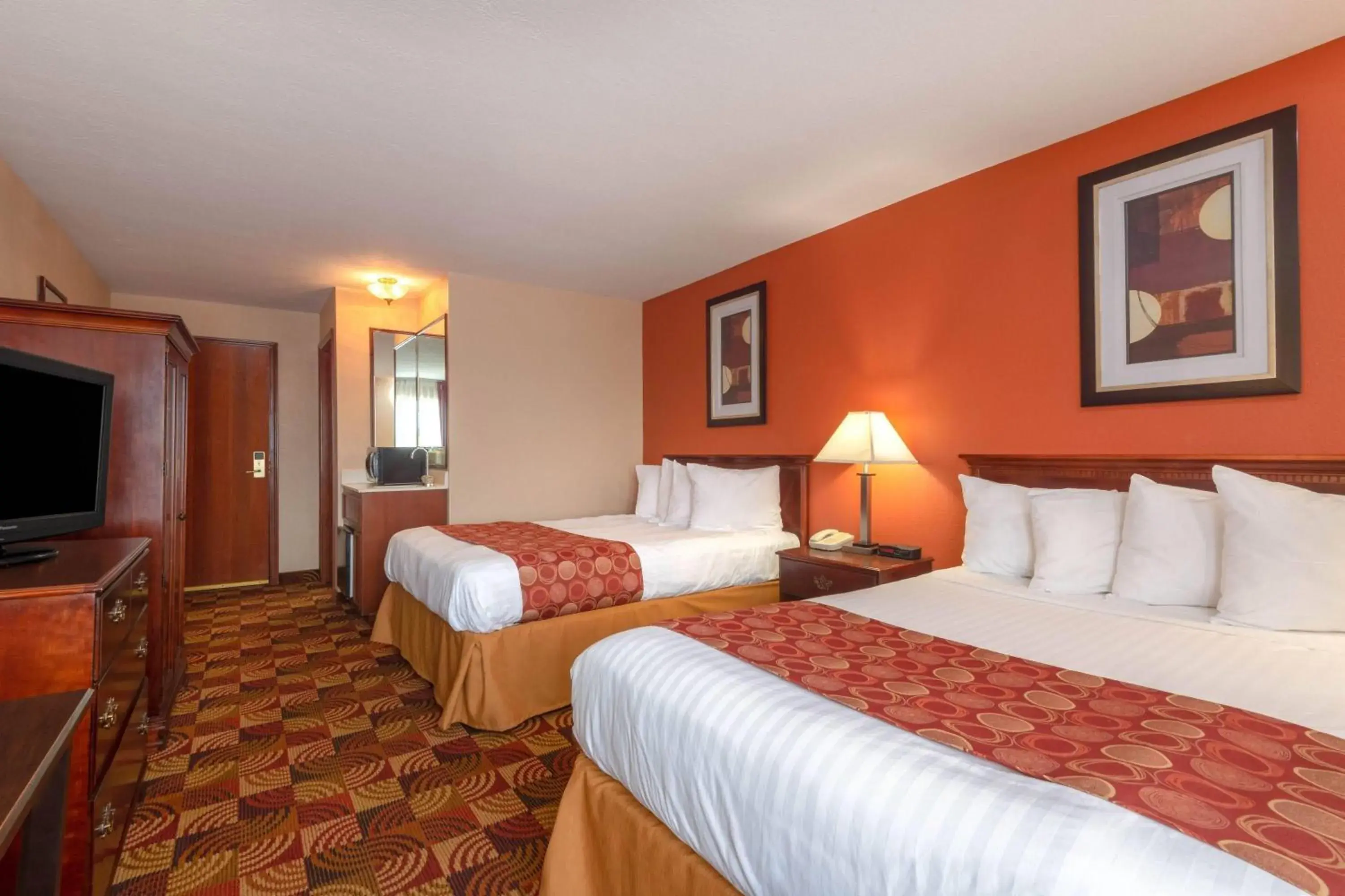 Double Room with Two Double Beds - Non-Smoking in Baymont by Wyndham Plainfield/ Indianapolis Arpt Area Double Room with Two Double Beds - Non-Smoking in Baymont by Wyndham Plainfield/ Indianapolis Arpt Area