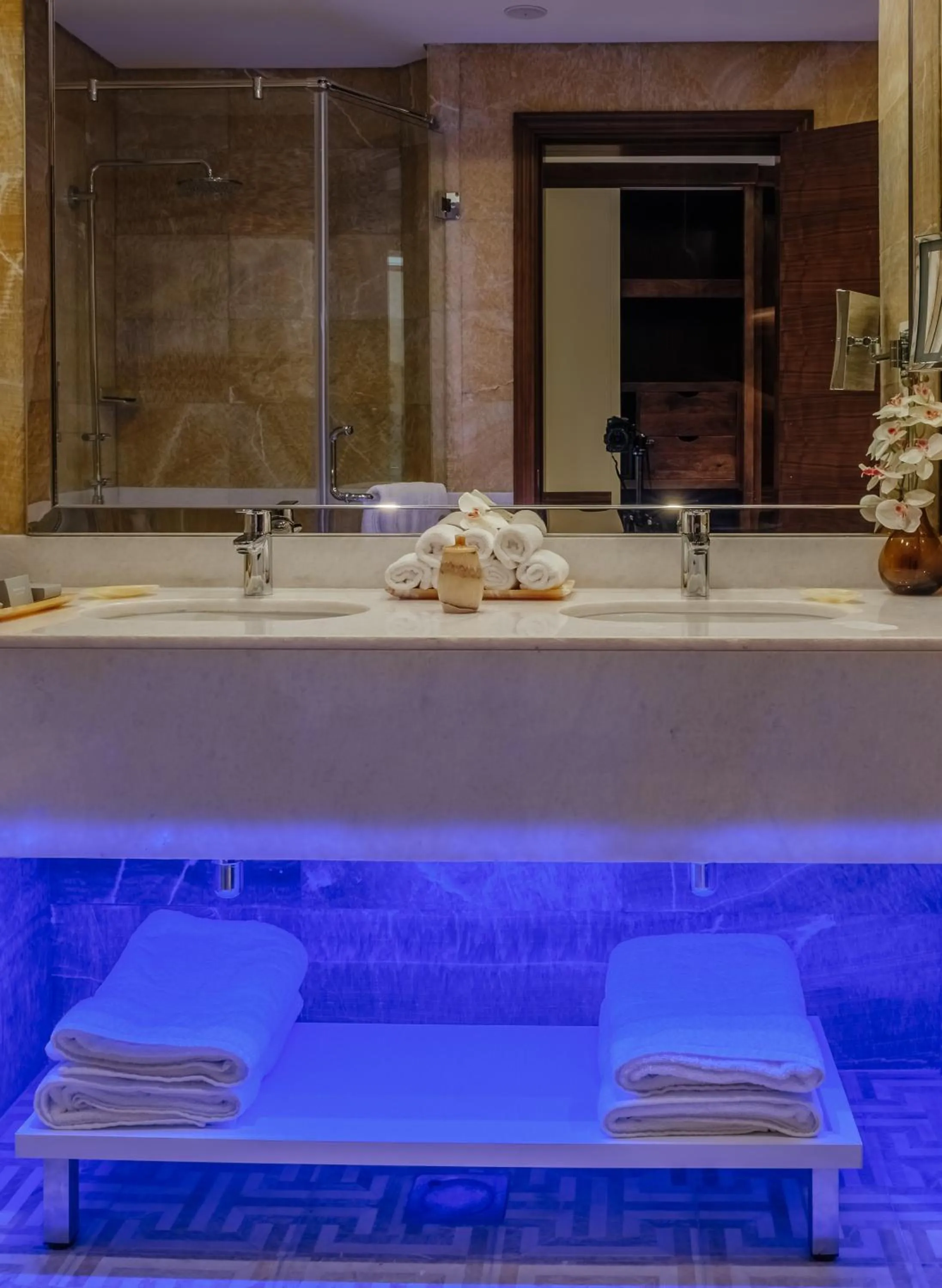 Bathroom in Stella Di Mare Dubai Marina Hotel