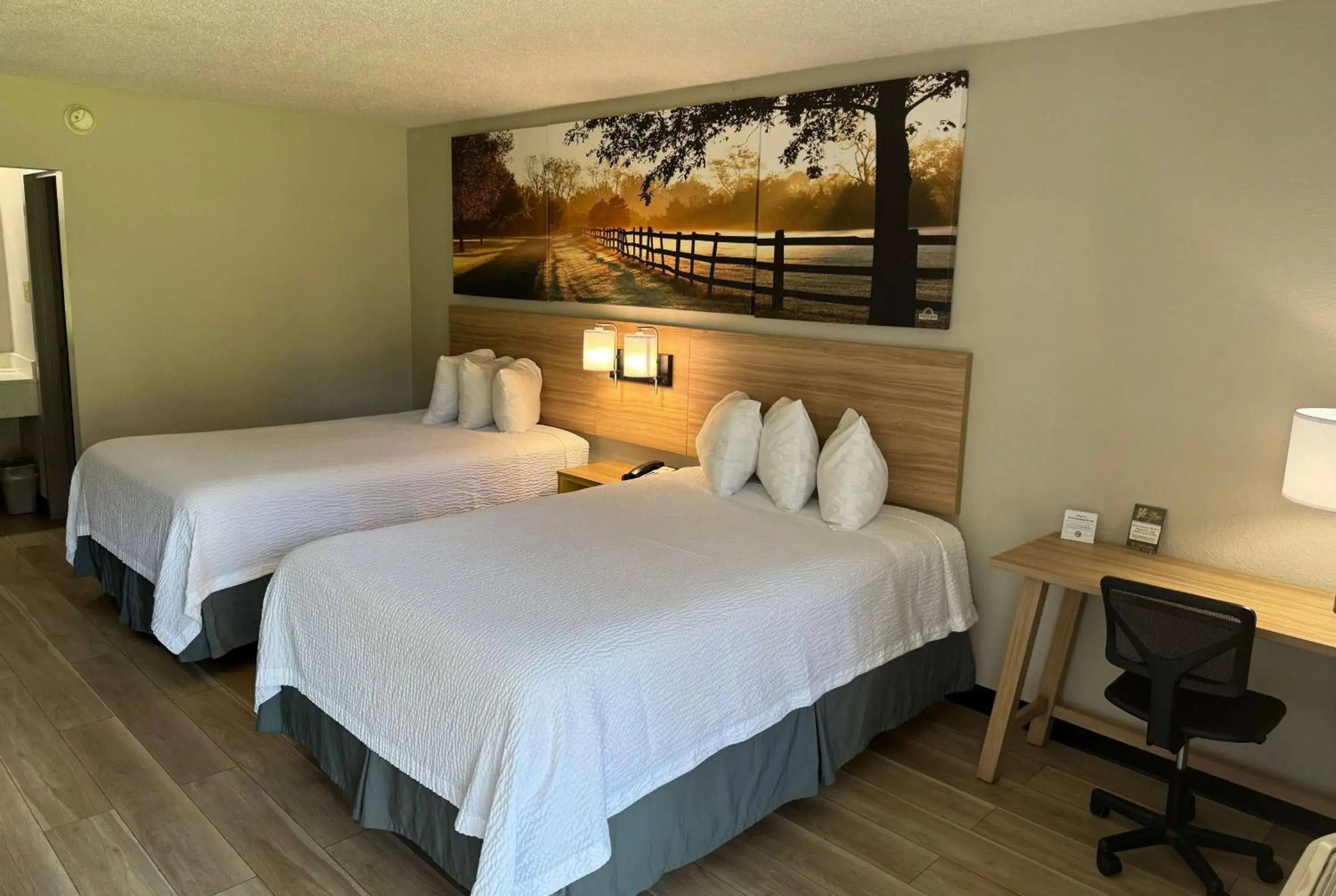 Double Room with Two Double Beds and Roll-in Shower - Mobility/Hearing Accessible - Non-Smoking in Days Inn by Wyndham Crystal River Double Room with Two Double Beds and Roll-in Shower - Mobility/Hearing Accessible - Non-Smoking in Days Inn by Wyndham Crystal River