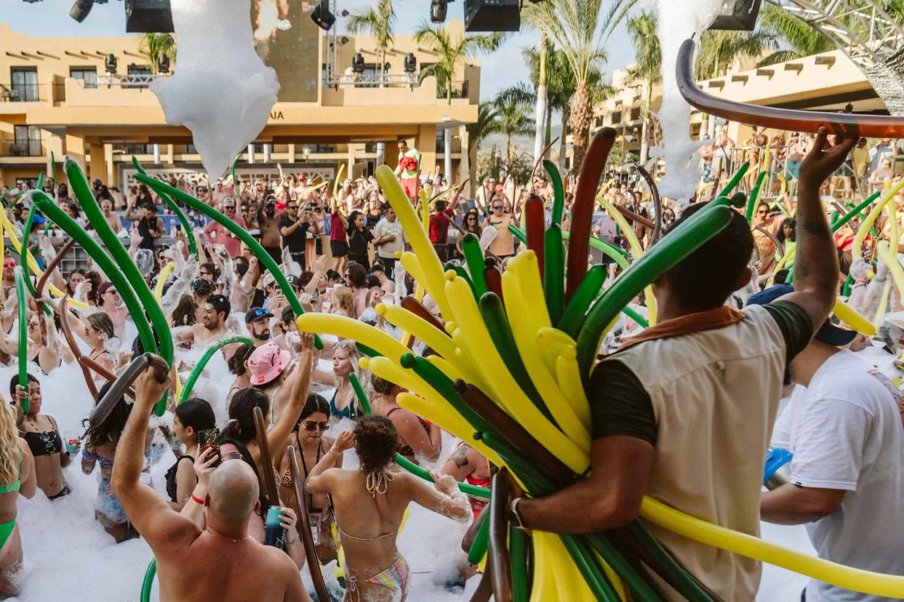 Evening entertainment in Riu Santa Fe - All Inclusive