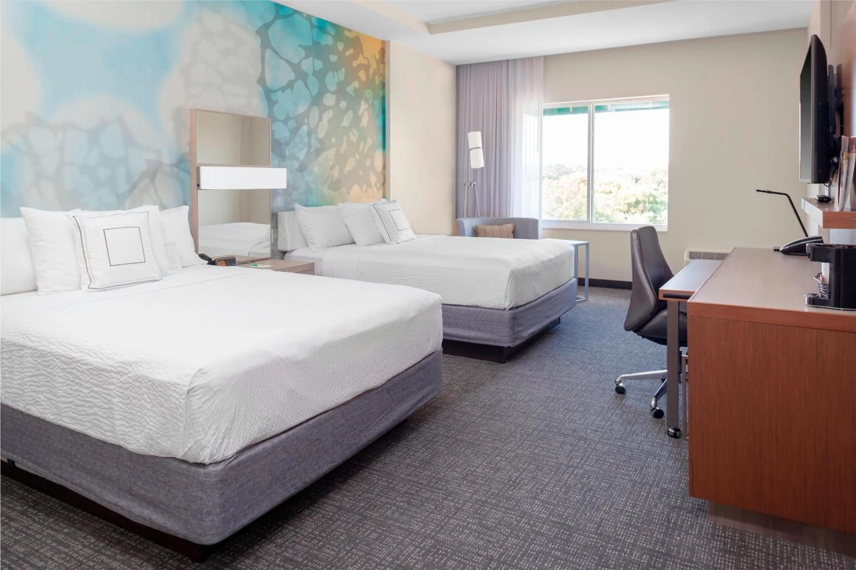 Photo of the whole room, Bed in Courtyard by Marriott DeLand Historic Downtown