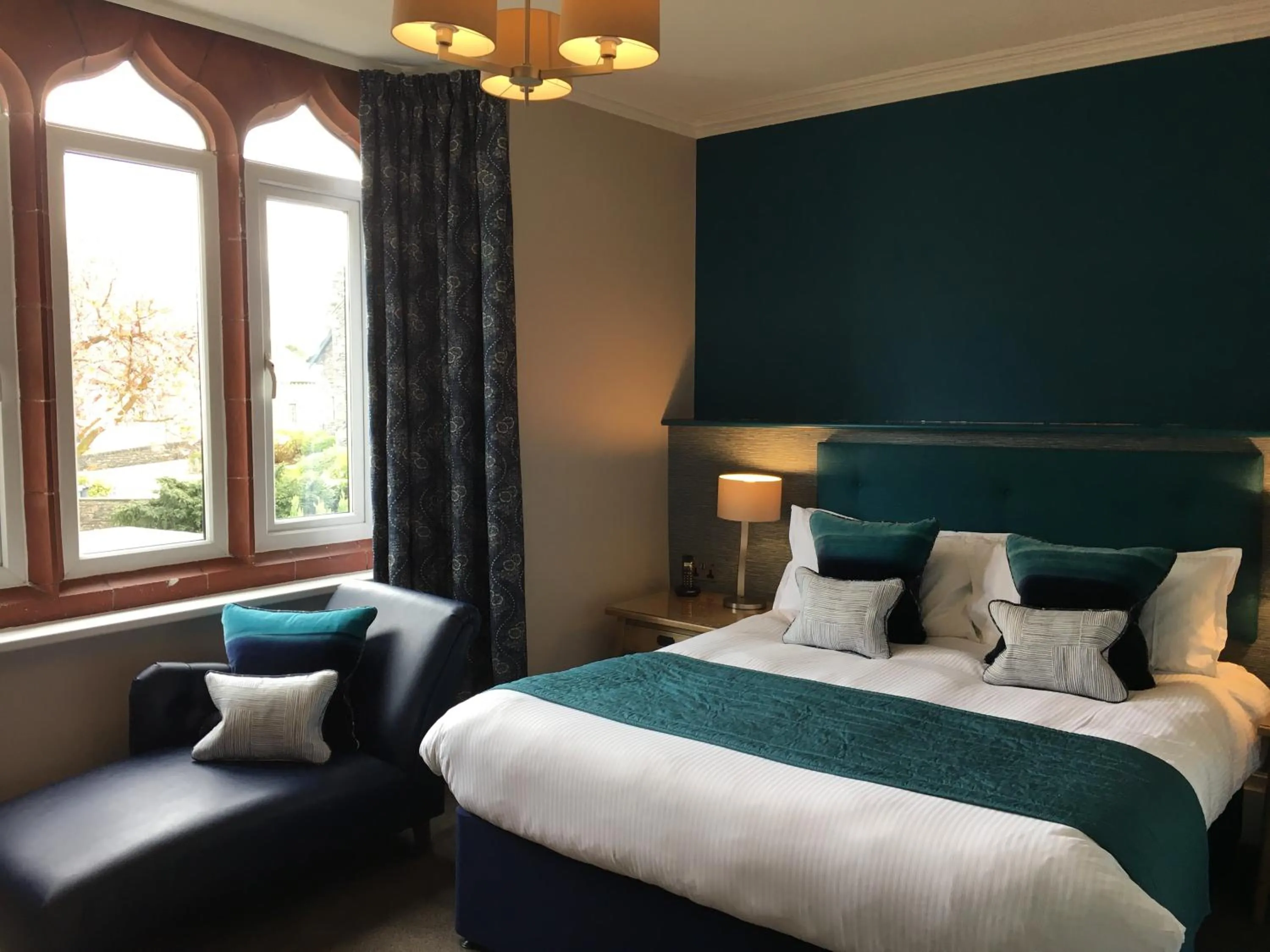 Bed in The Hideaway At Windermere (Adults only)