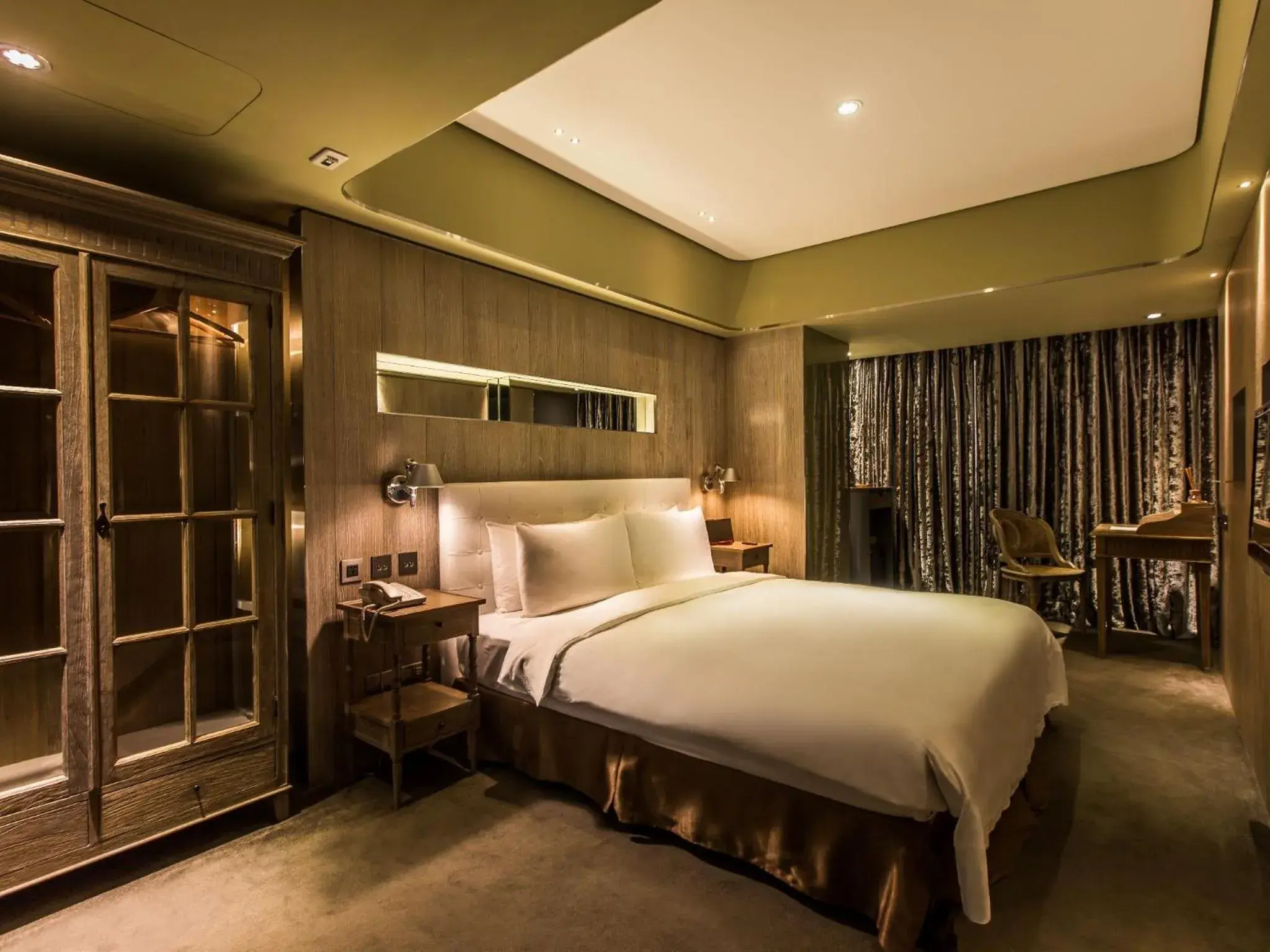 Bed in inhouse Hotel Bed in inhouse Hotel