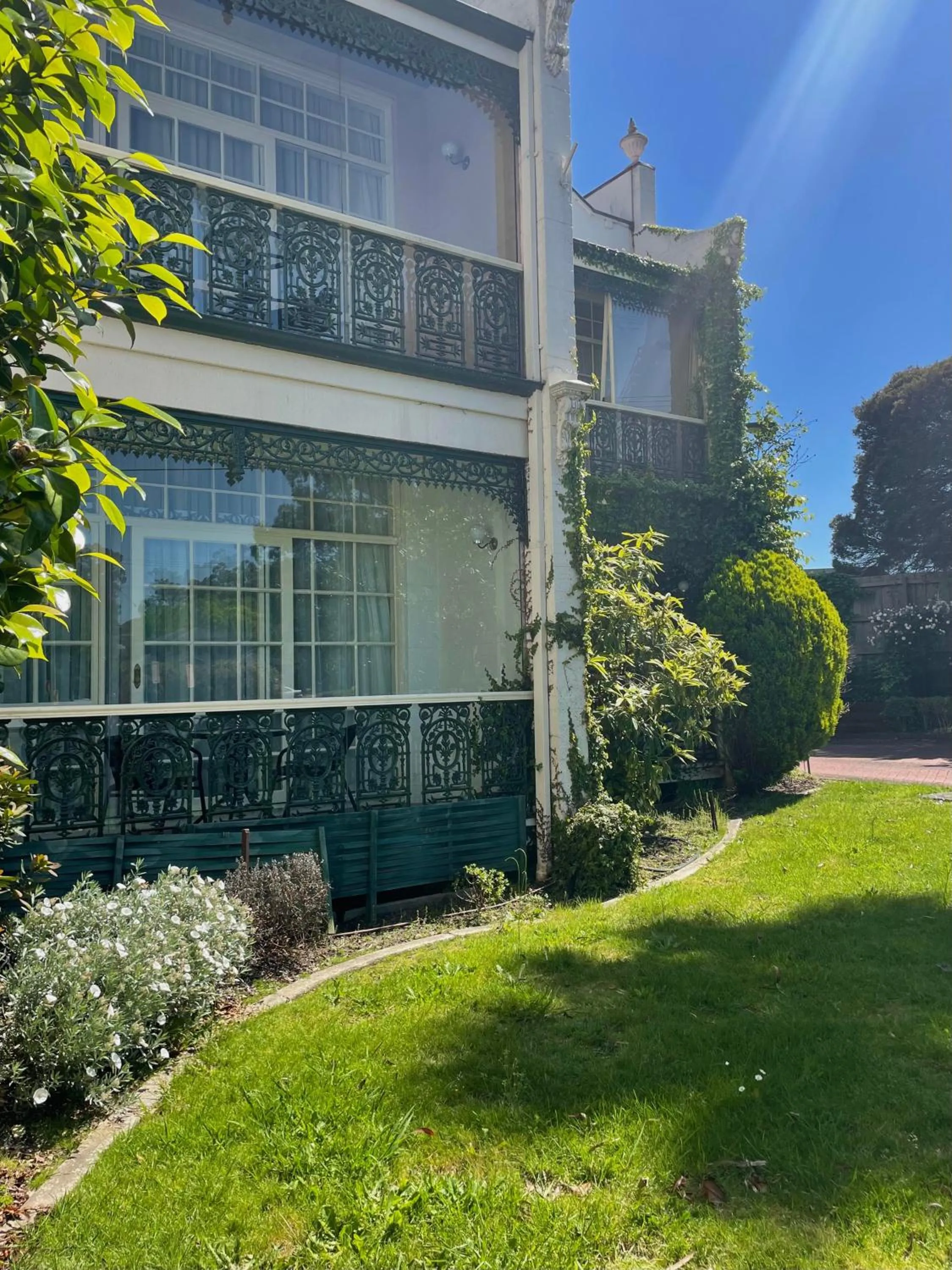 Property building in Victoria House Motor Inn