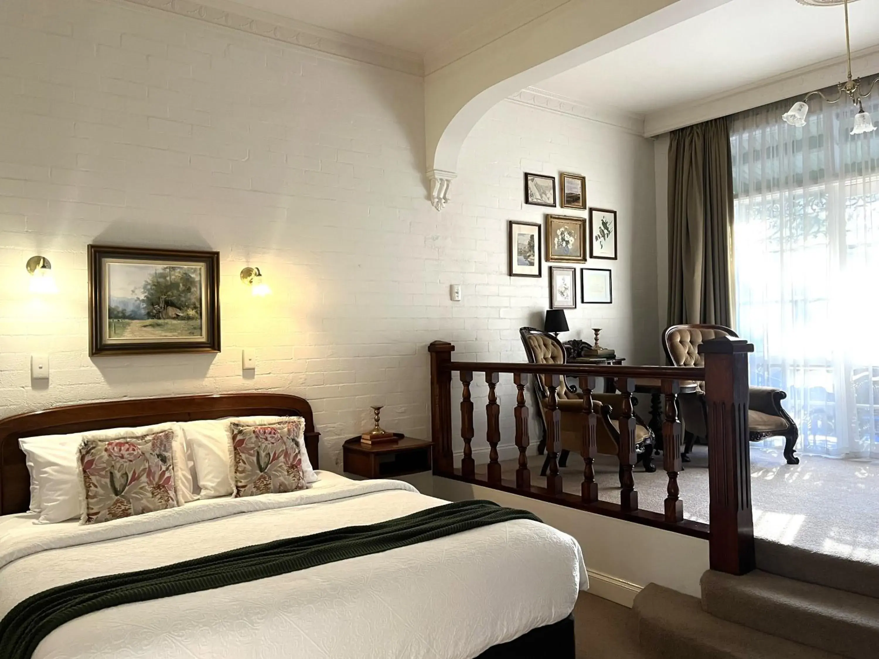 King Suite in Victoria House Motor Inn King Suite in Victoria House Motor Inn