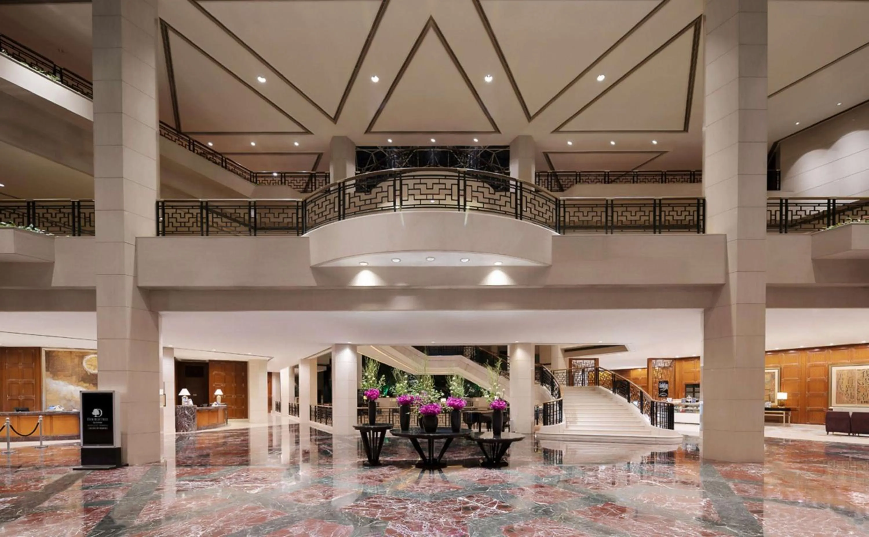 Lobby or reception in DoubleTree by Hilton Shanghai Pudong - Present welcome cookie