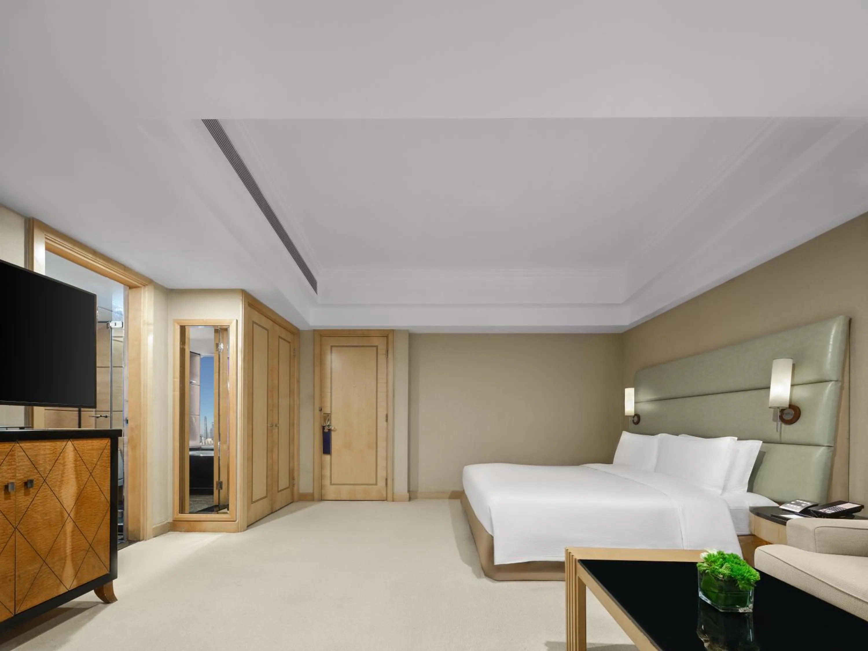 TV and multimedia, Bed in DoubleTree by Hilton Shanghai Pudong - Present welcome cookie