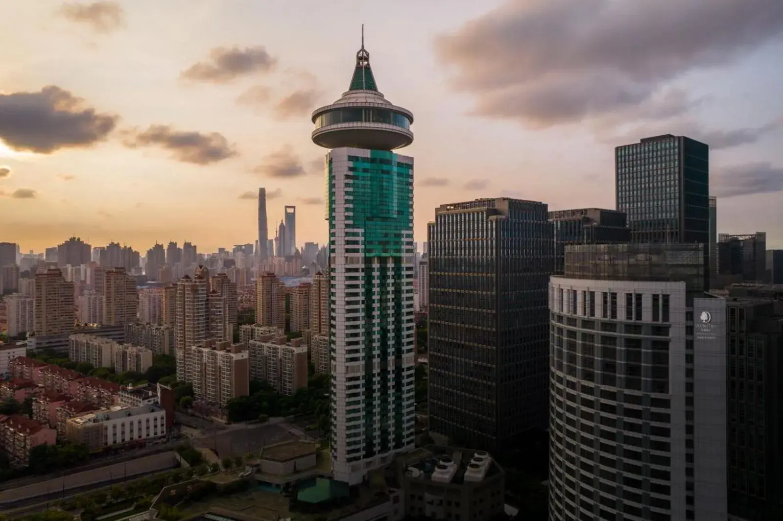 Property building in DoubleTree by Hilton Shanghai Pudong - Present welcome cookie Property building in DoubleTree by Hilton Shanghai Pudong - Present welcome cookie