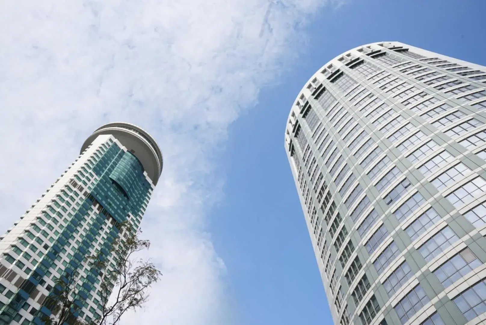 Property building in DoubleTree by Hilton Shanghai Pudong - Present welcome cookie Property building in DoubleTree by Hilton Shanghai Pudong - Present welcome cookie