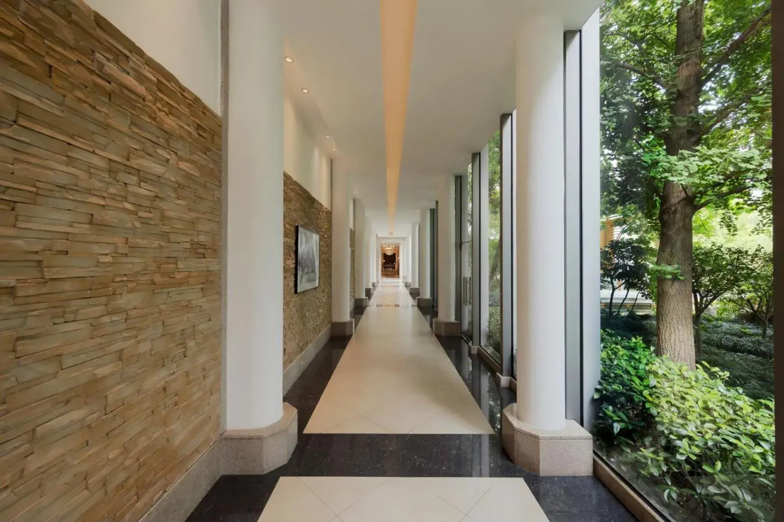 Property building in DoubleTree by Hilton Shanghai Pudong - Present welcome cookie Property building in DoubleTree by Hilton Shanghai Pudong - Present welcome cookie