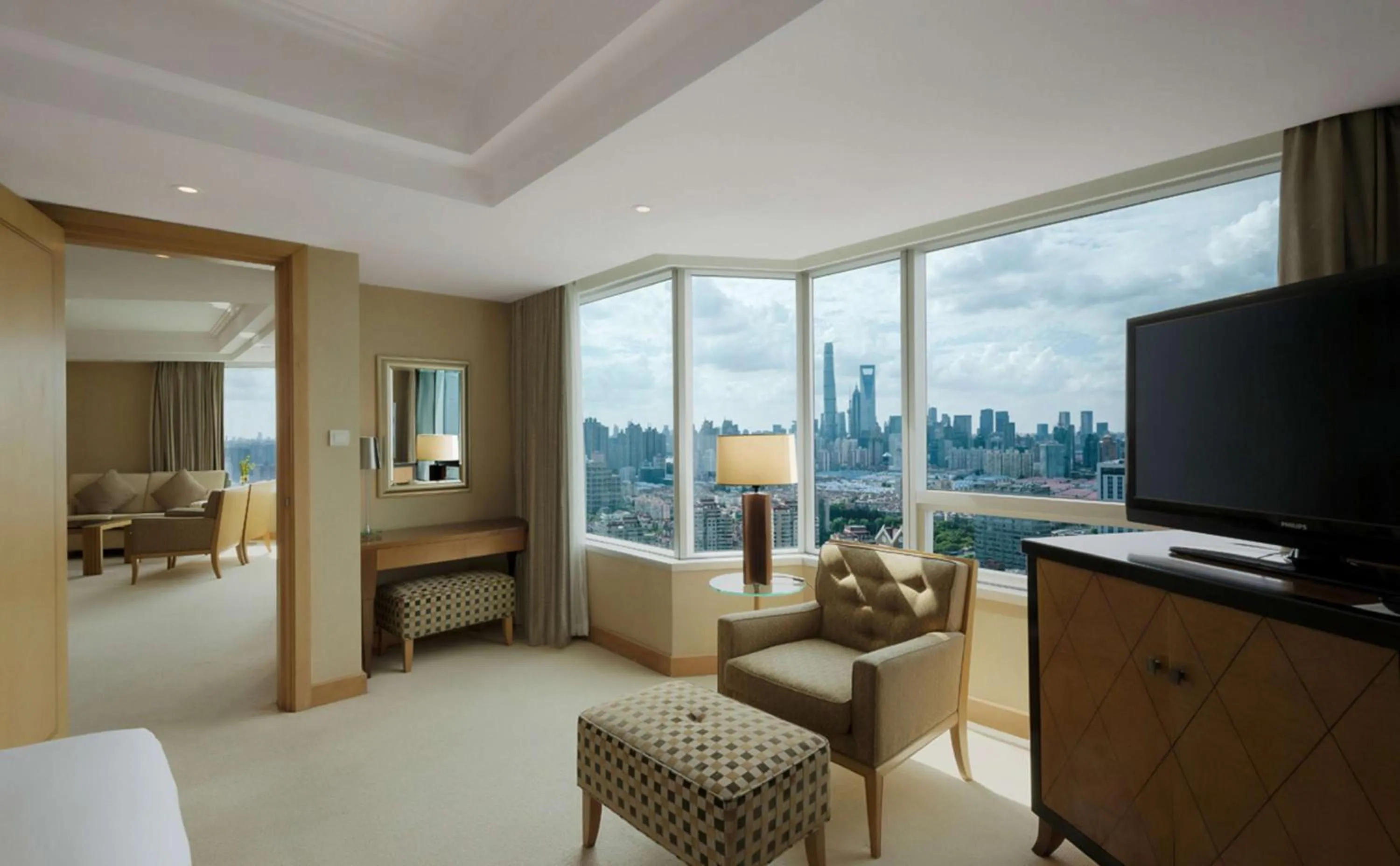 Executive King Suite - Lounge Access in DoubleTree by Hilton Shanghai Pudong - Present welcome cookie