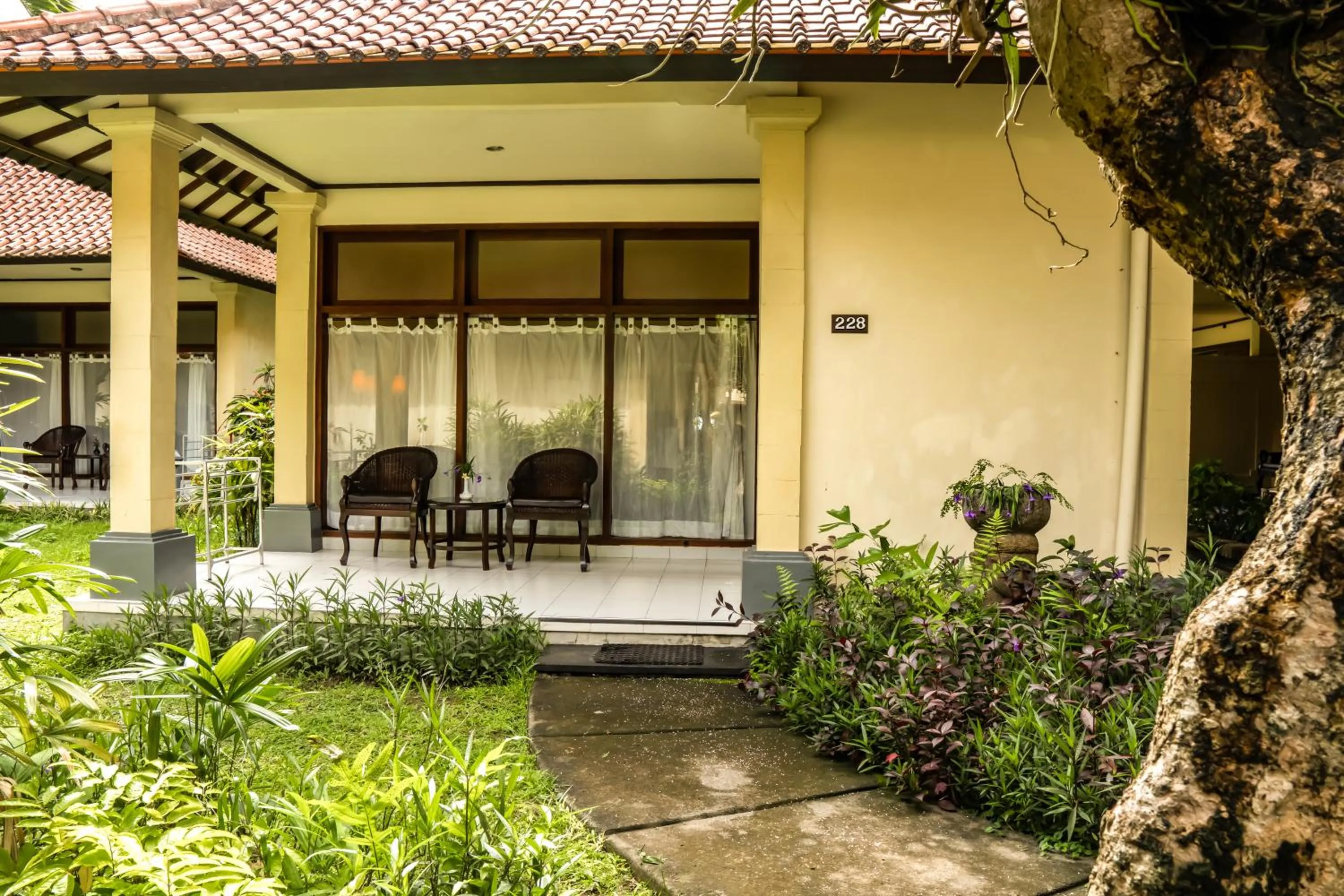 Balcony/Terrace in Besakih Beach Hotel