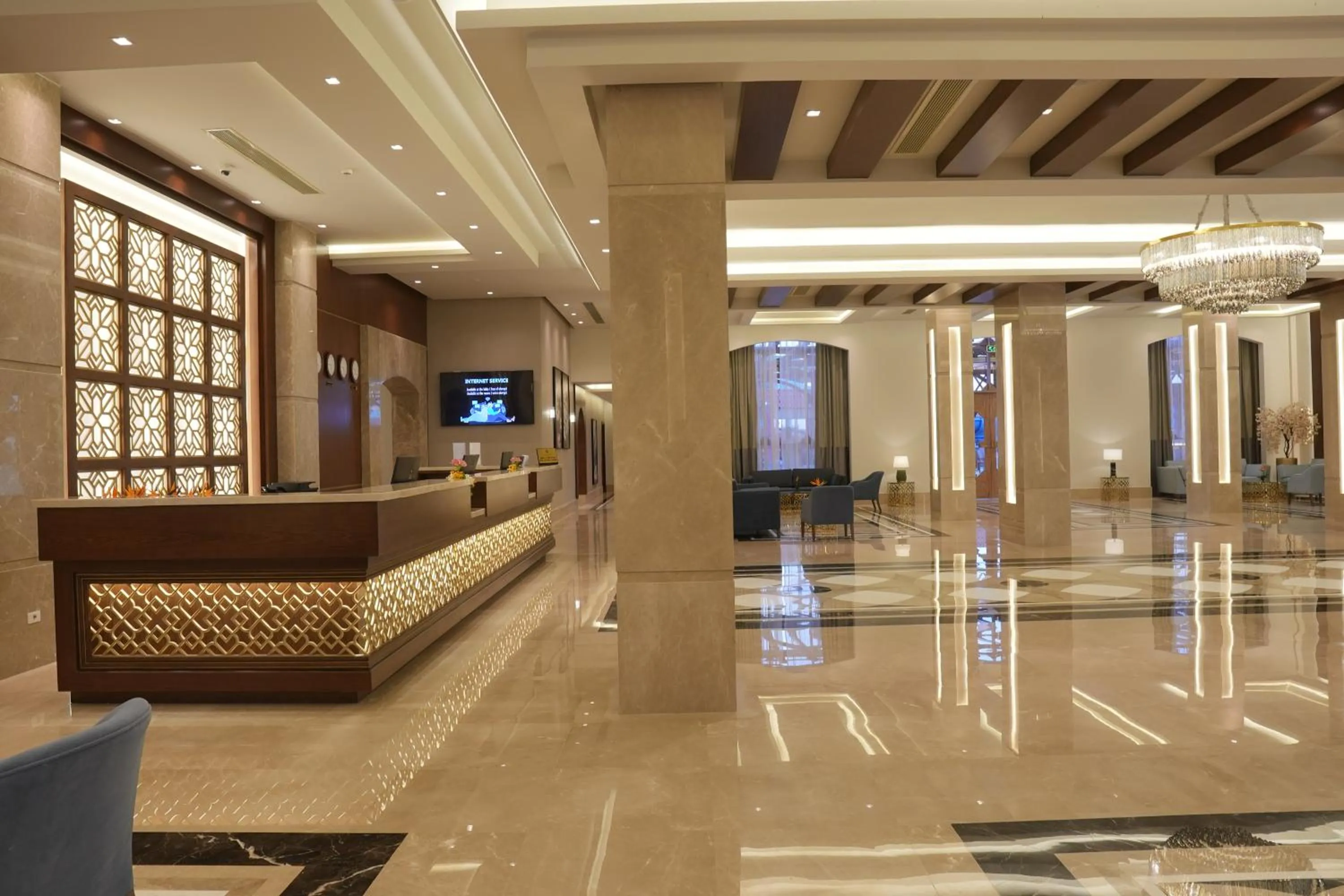 Lobby or reception in Charmillion Gardens Aquapark