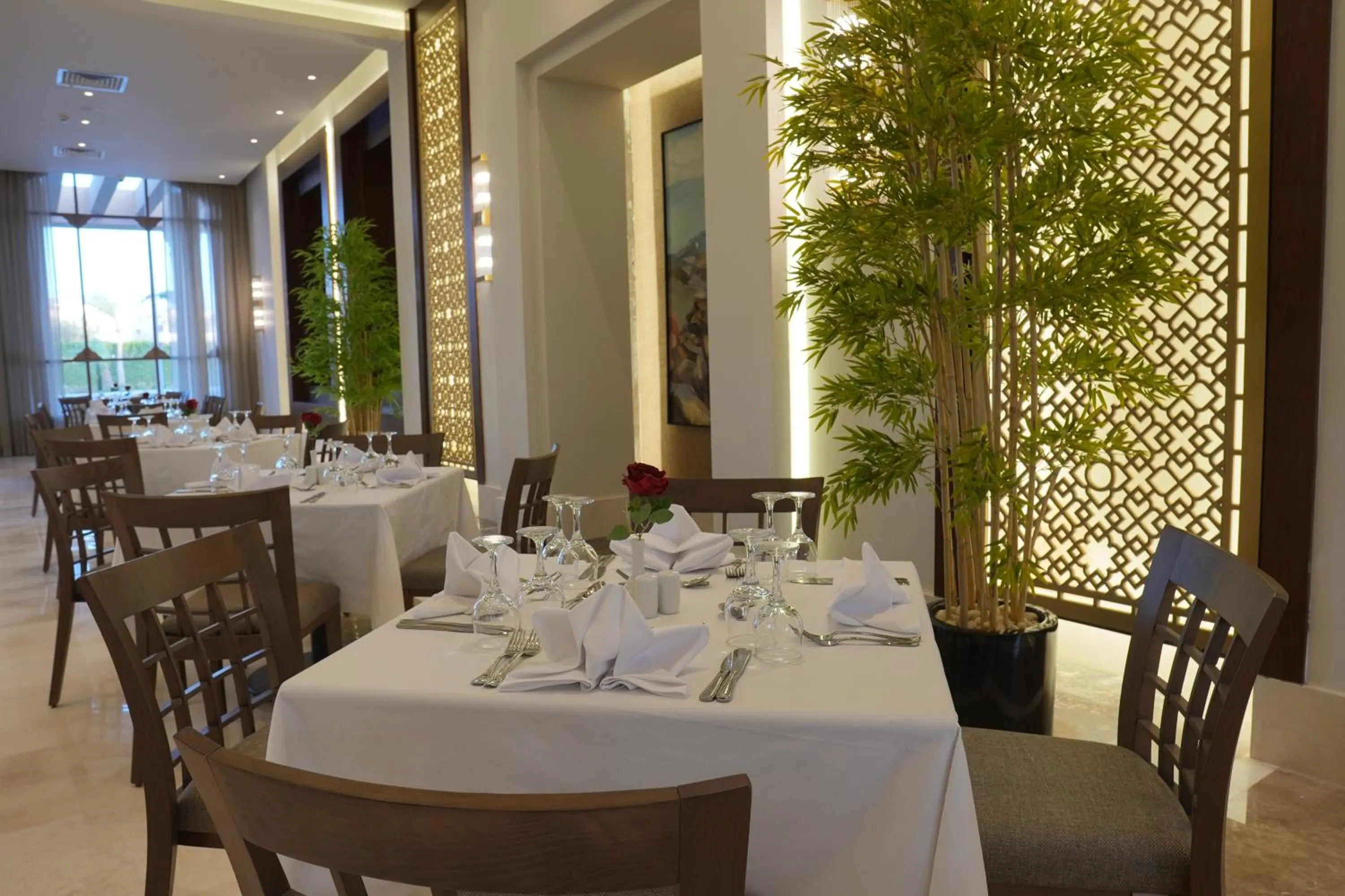 Restaurant/places to eat in Charmillion Gardens Aquapark