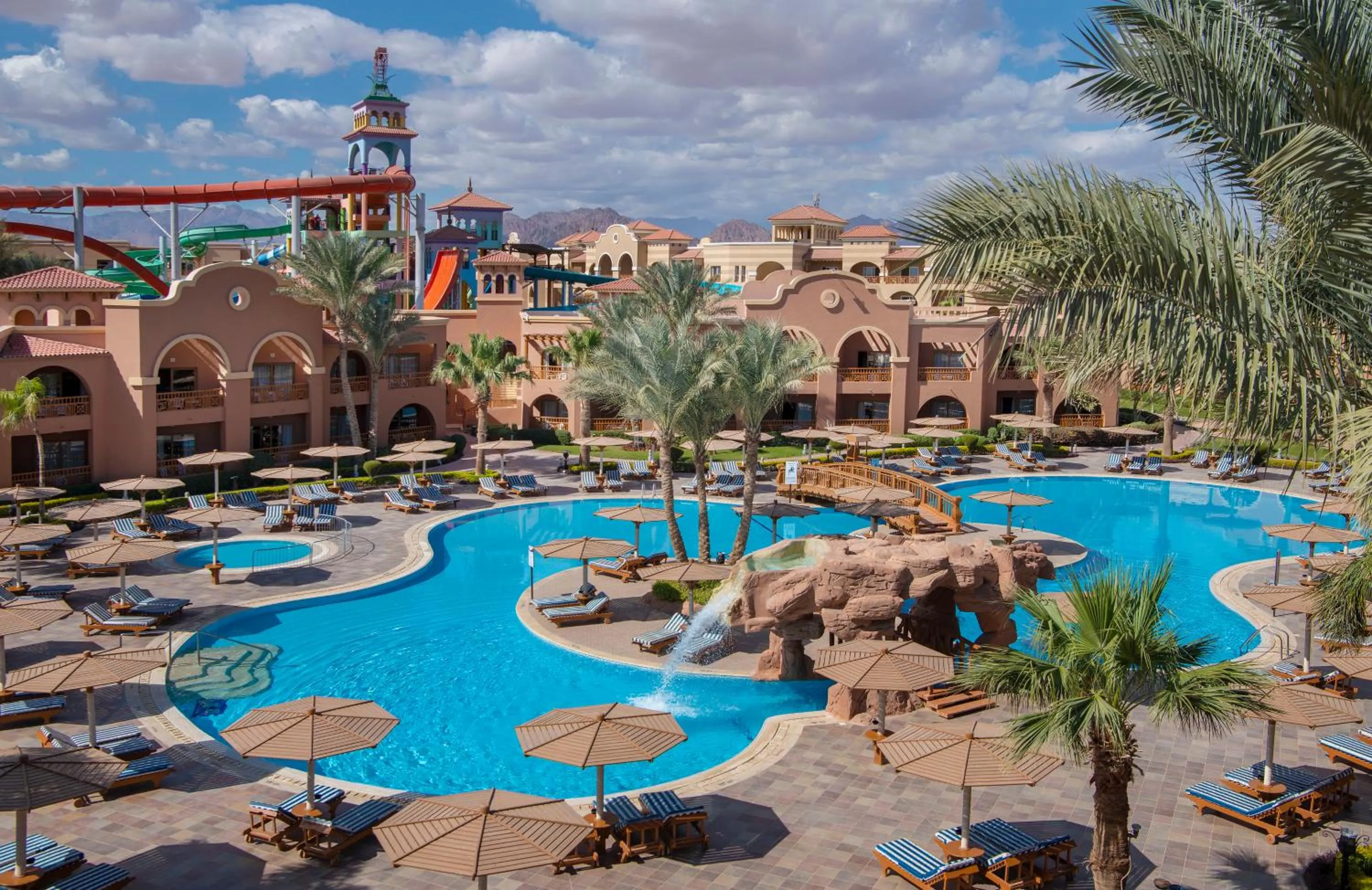 Pool view in Charmillion Gardens Aquapark