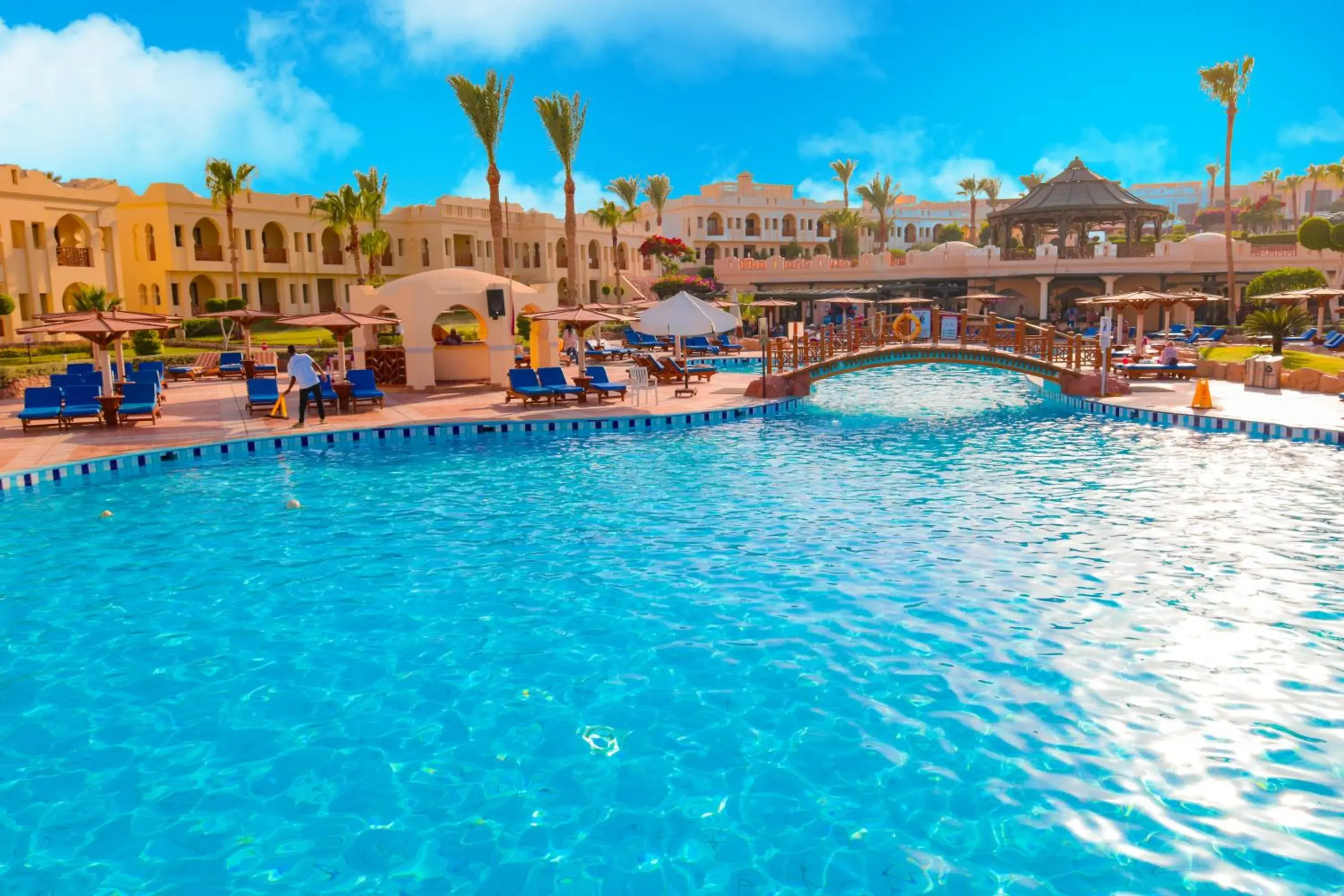 Swimming pool in Charmillion Club Resort Swimming pool in Charmillion Club Resort