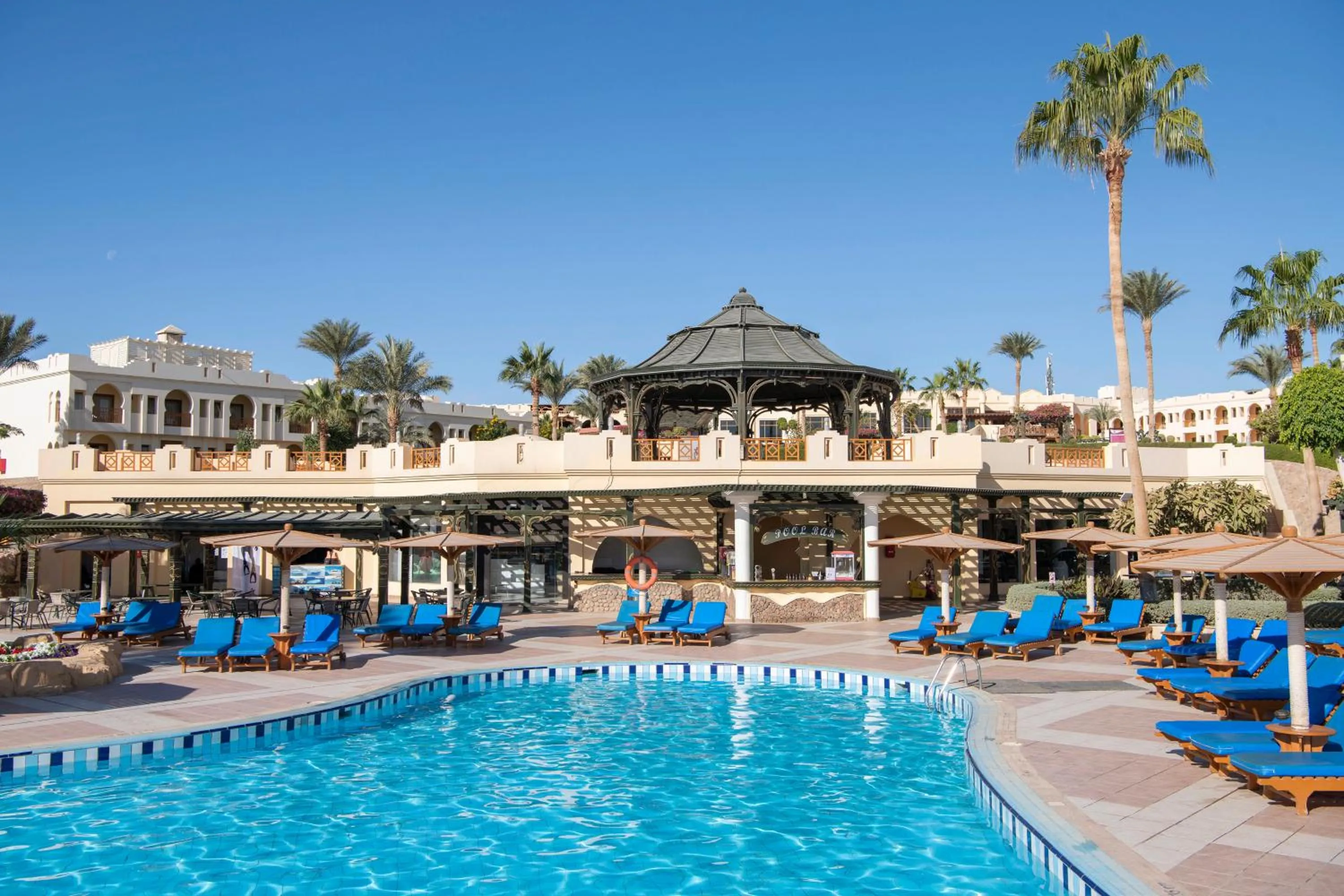 Swimming pool in Charmillion Club Resort