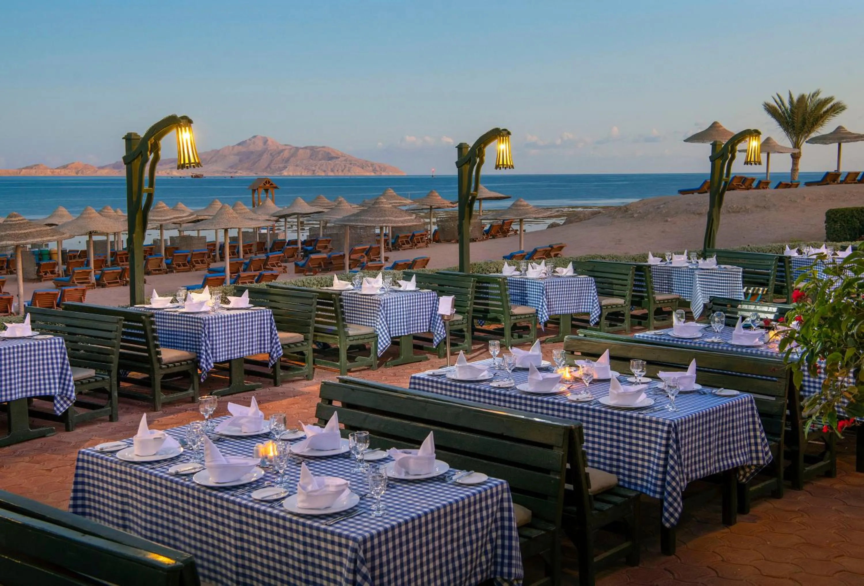 Restaurant/places to eat in Charmillion Club Resort