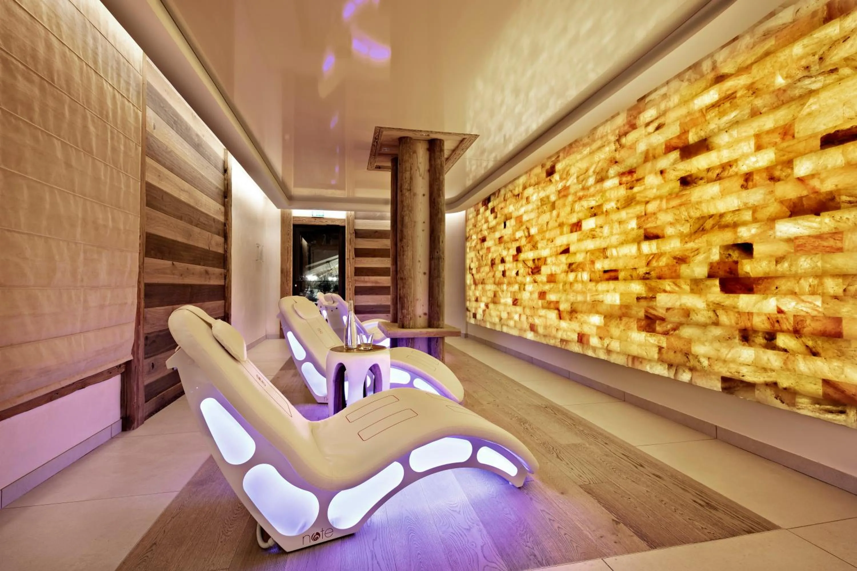 Spa and wellness centre/facilities in MGM Hôtels & Résidences - Hôtel Les Suites d'Alexane