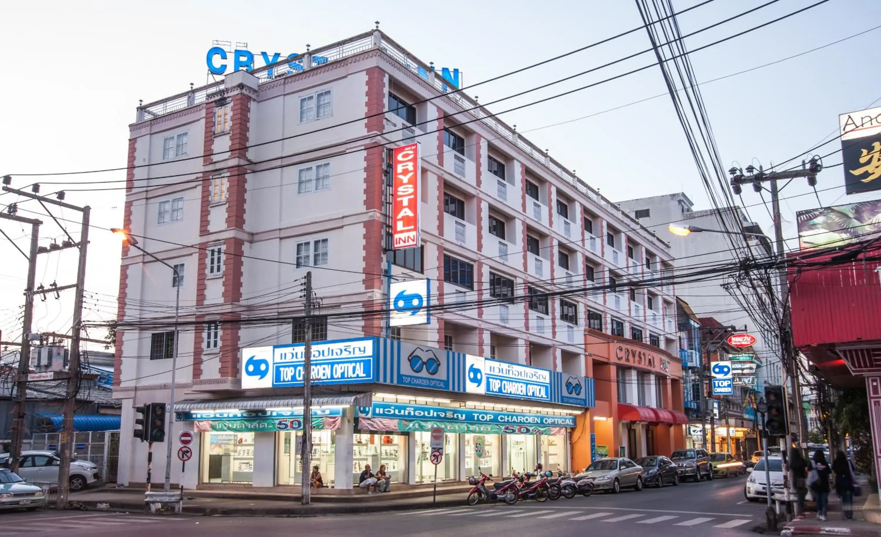 Property building in Crystal Inn Property building in Crystal Inn