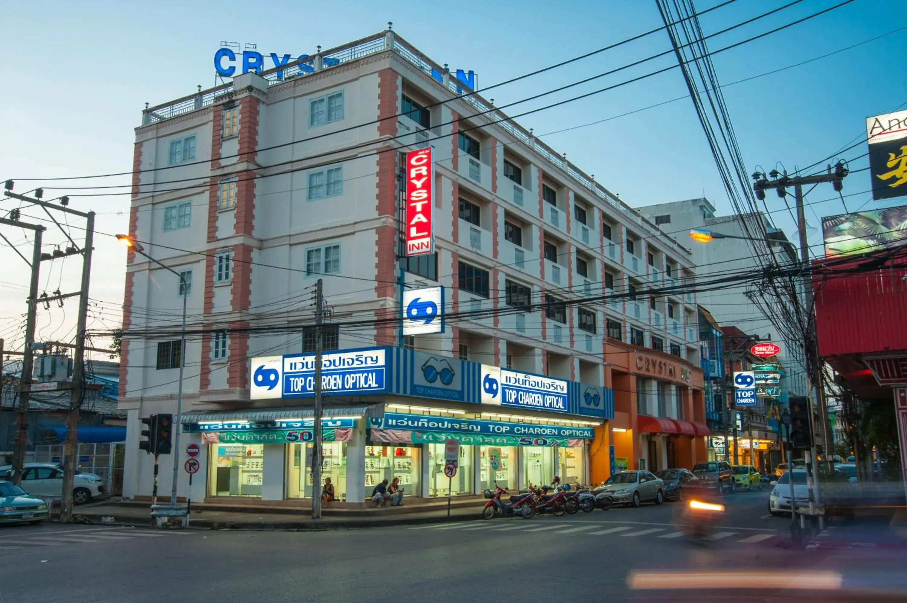 Property building in Crystal Inn Property building in Crystal Inn