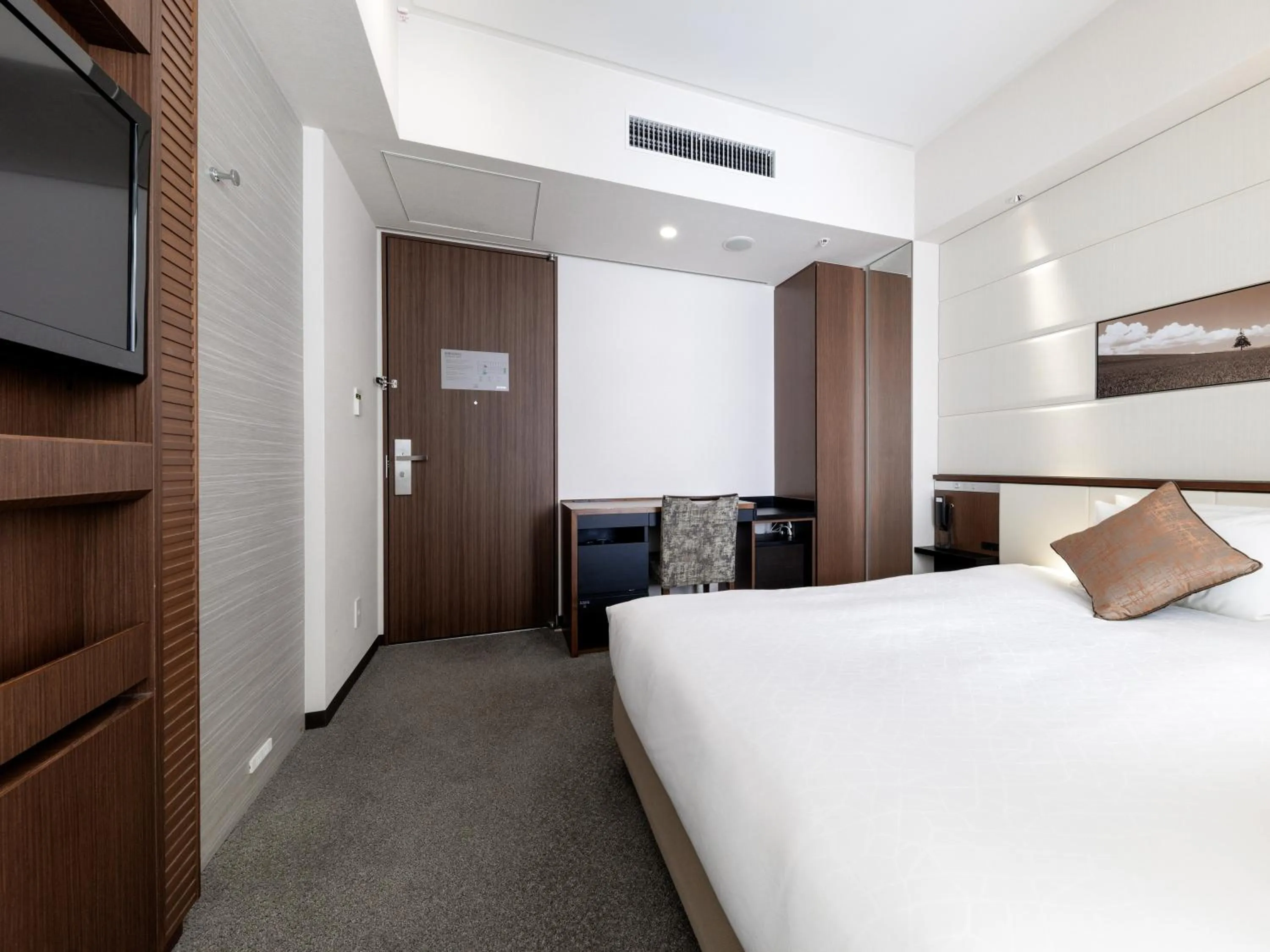 Bed in Solaria Nishitetsu Hotel Ginza