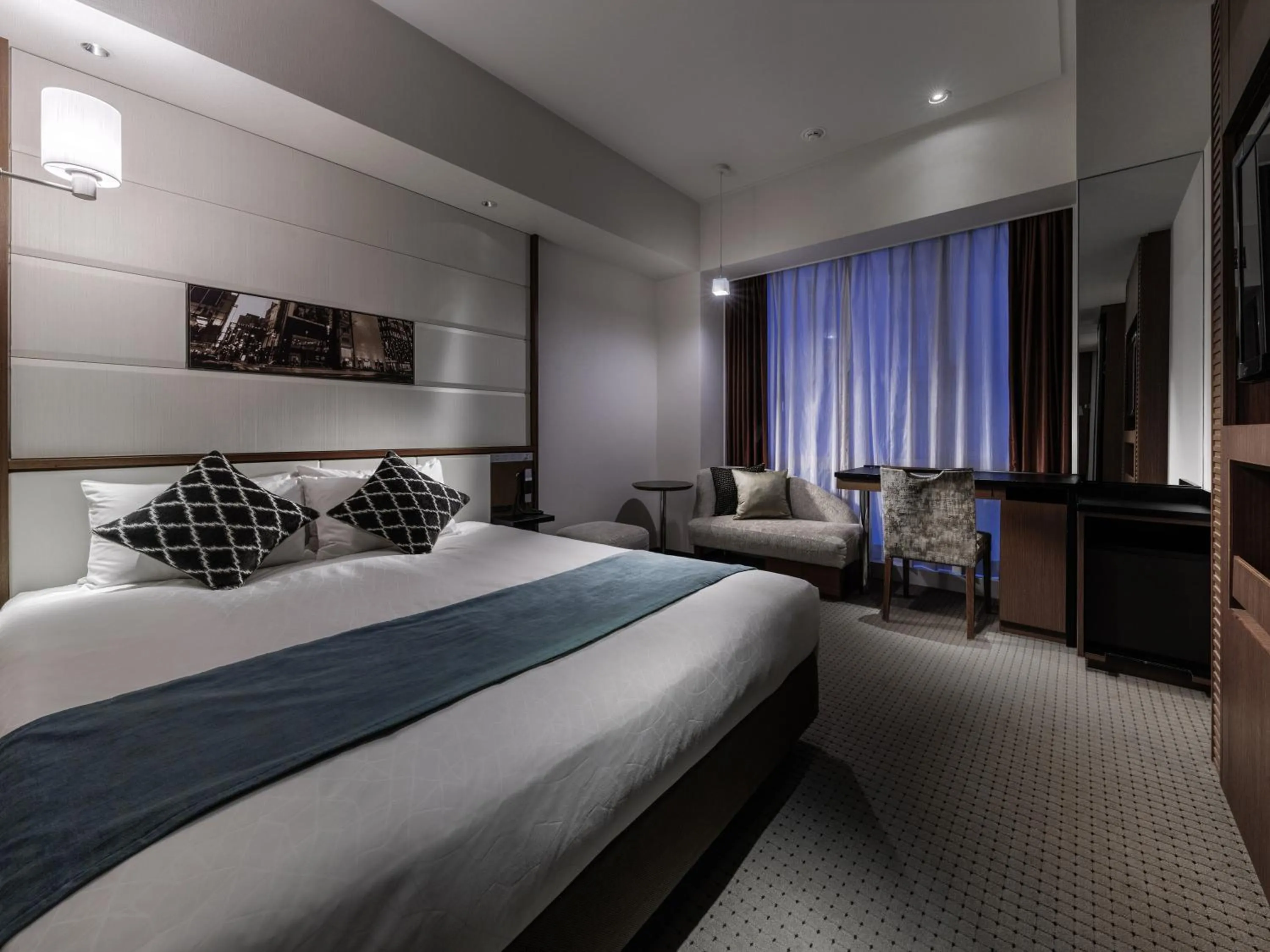 Bedroom, Bed in Solaria Nishitetsu Hotel Ginza