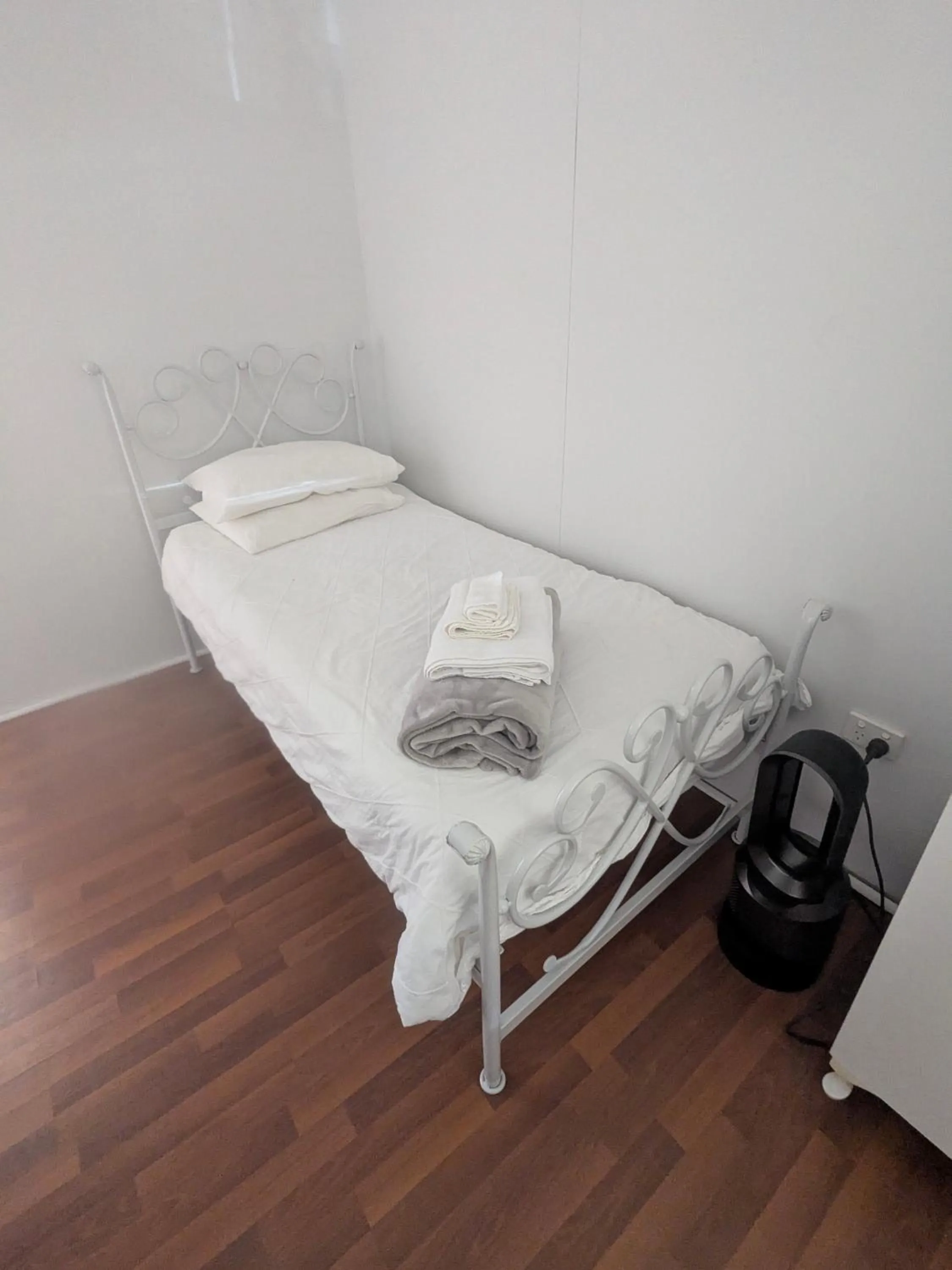 Bed in The Cottage on George Street