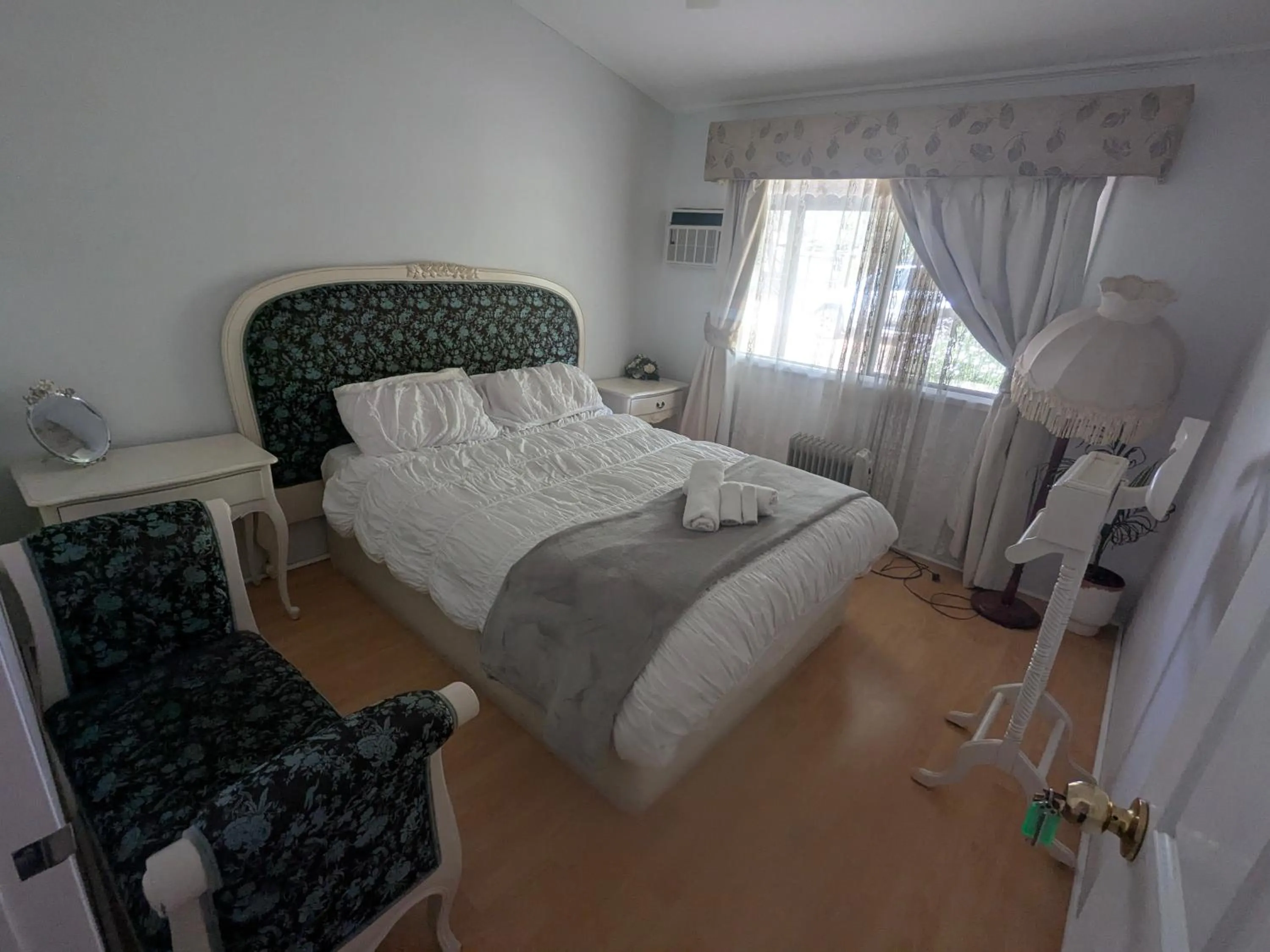 Bed in The Cottage on George Street