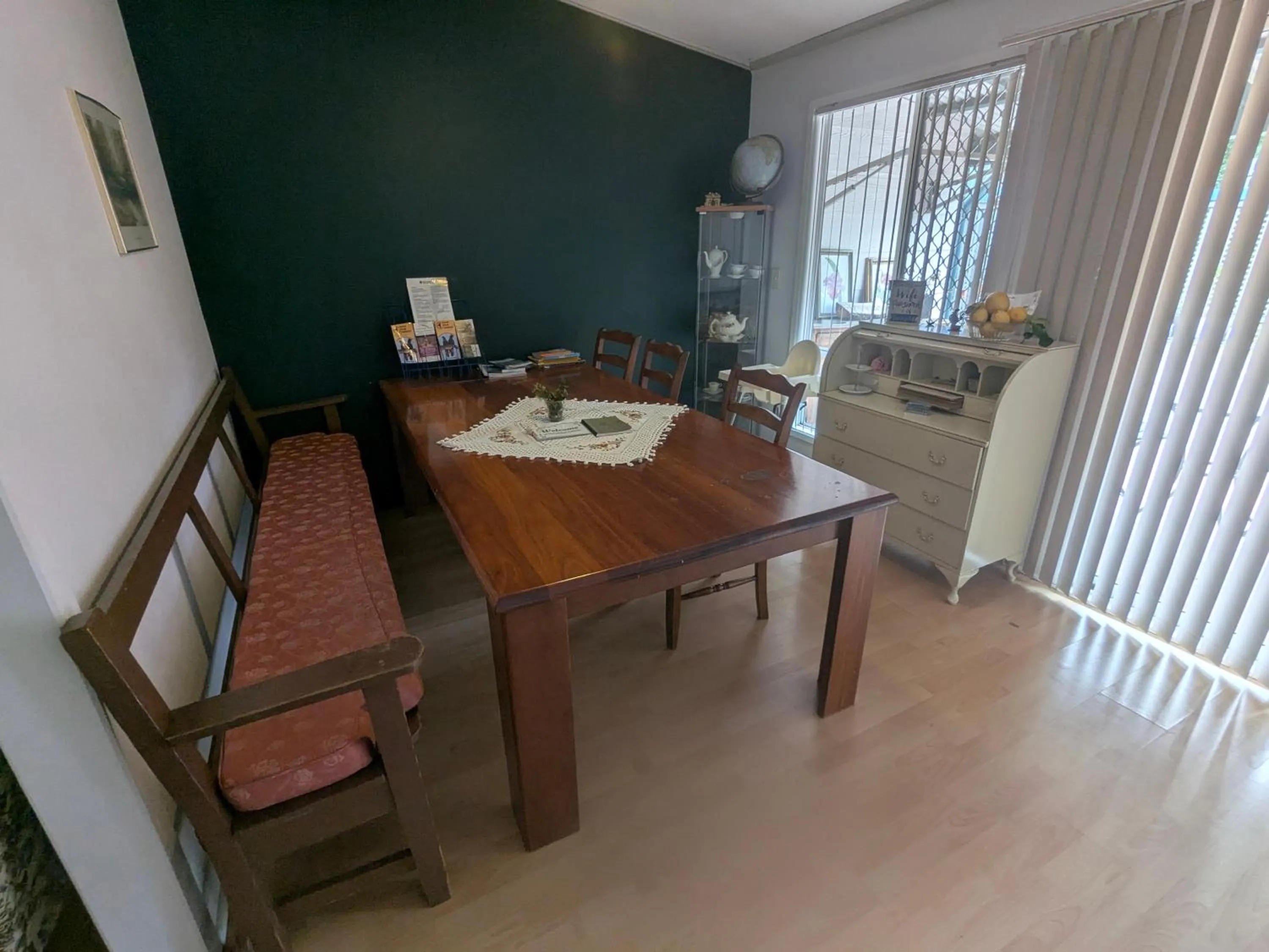 Living room in The Cottage on George Street