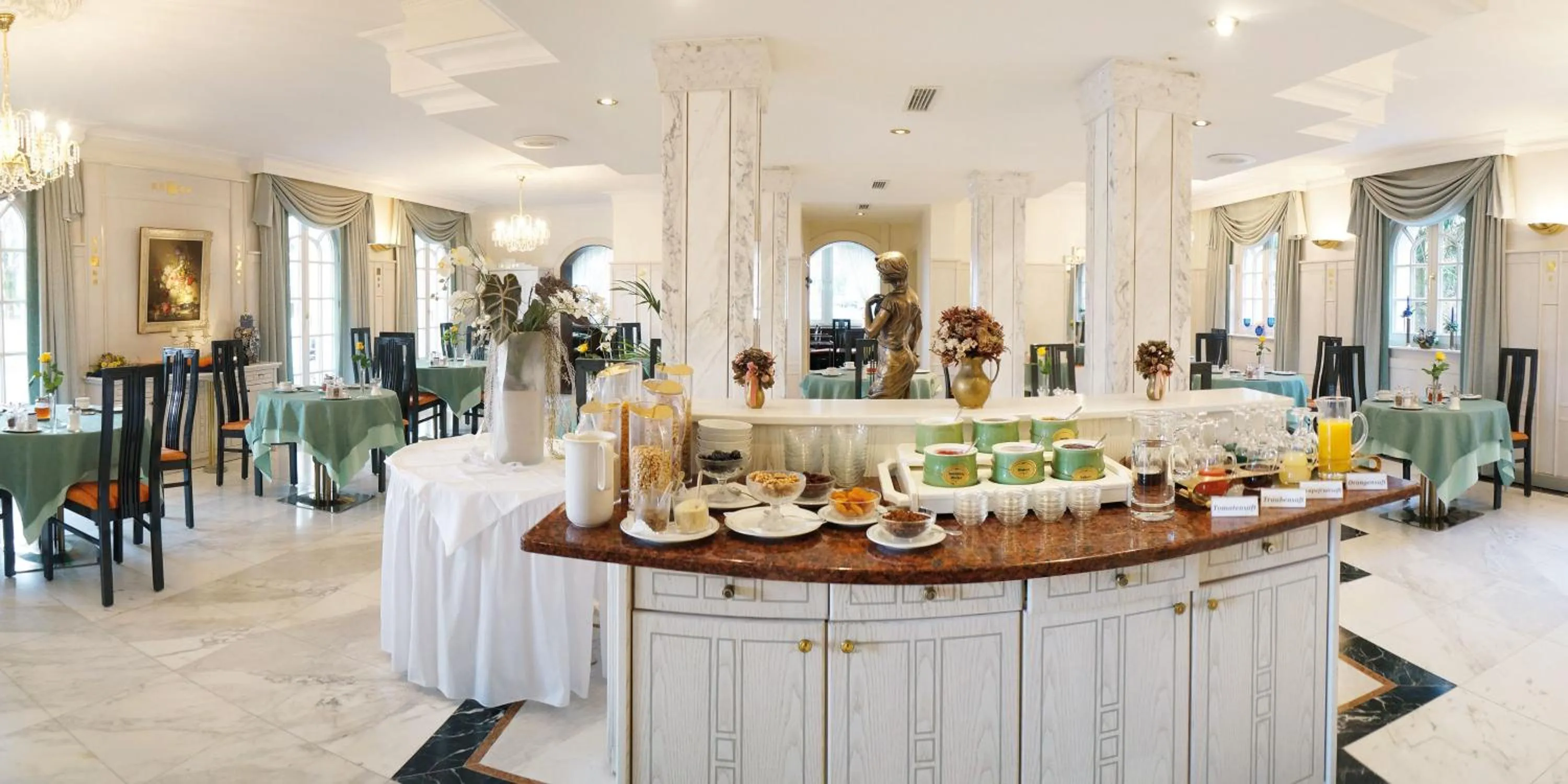 Restaurant/places to eat in Hotel Sacher-Stoiber