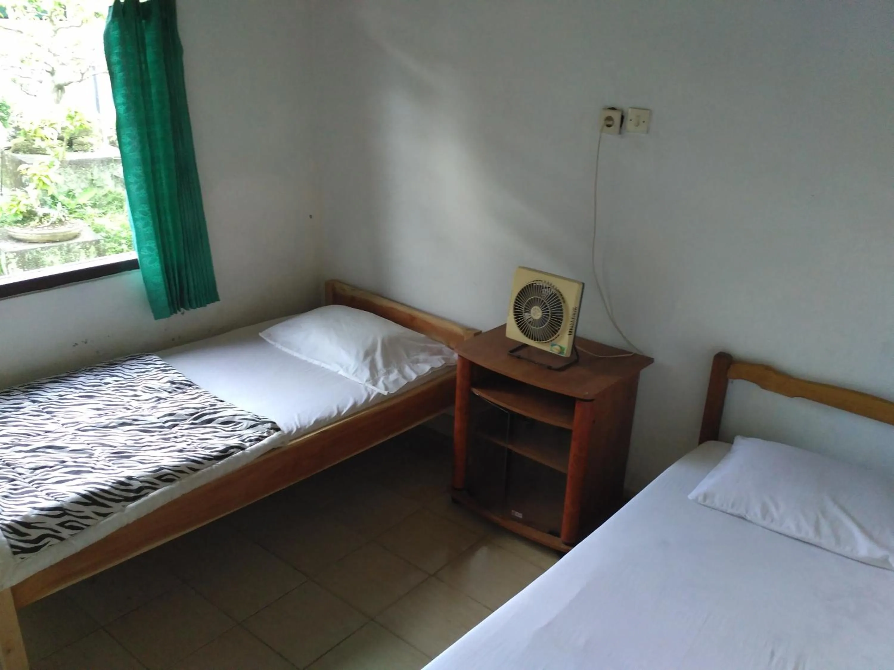 Bed in Dhangin Taman