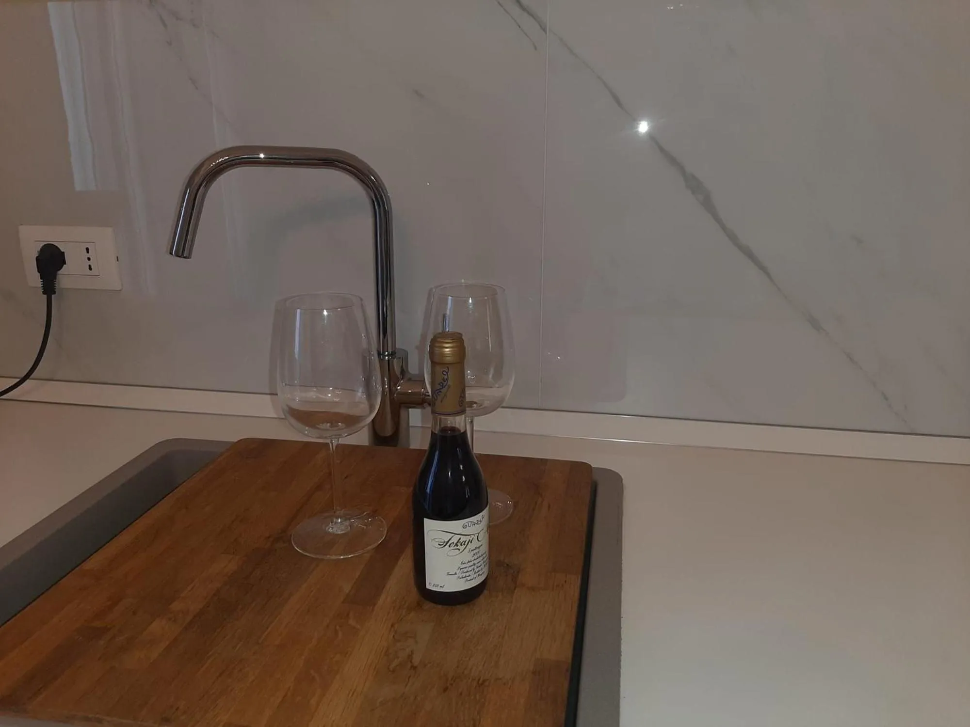 Kitchen or kitchenette in RossoCorallo B&B