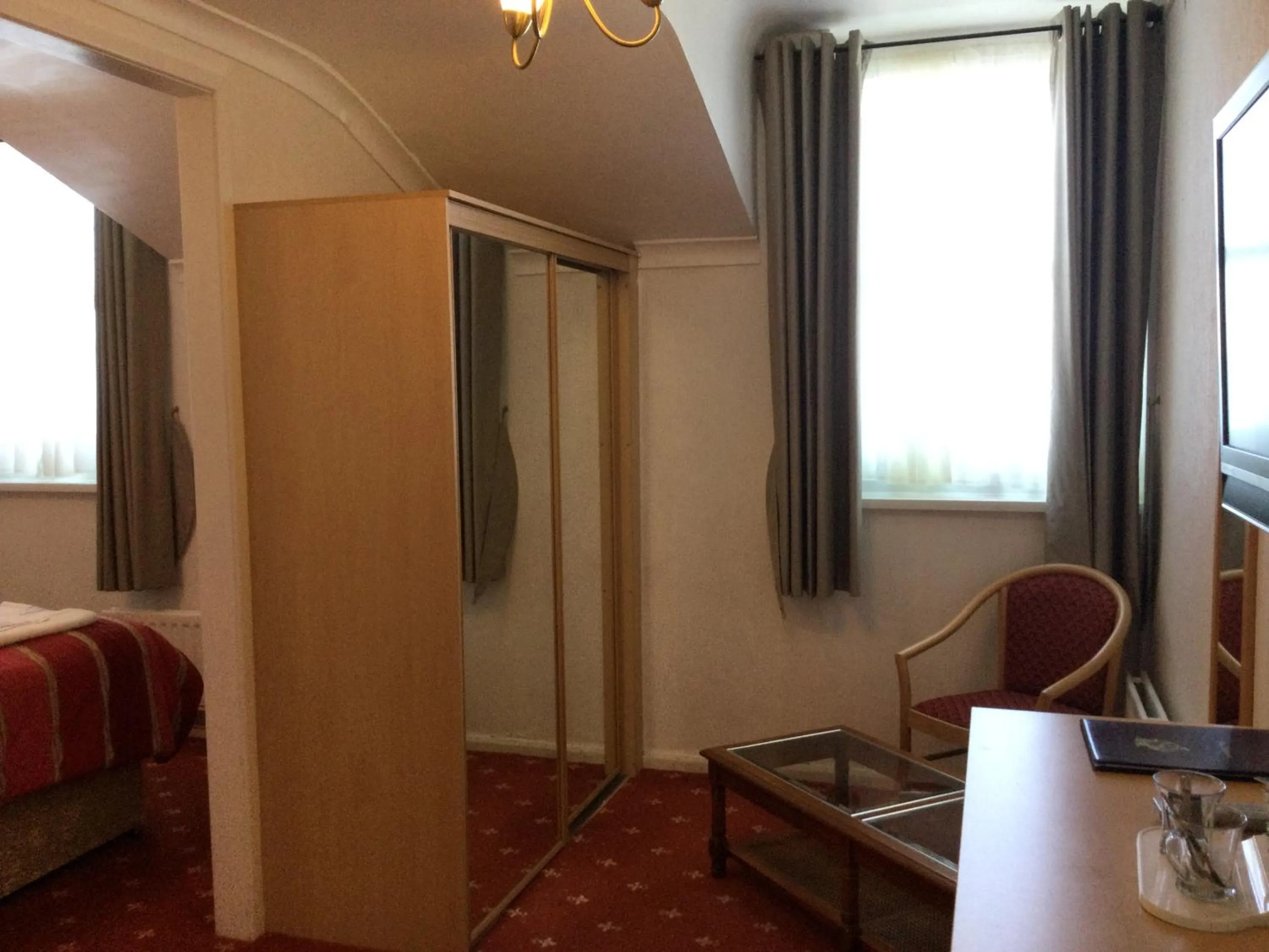 Bed in THE TREVONE, Llandudno