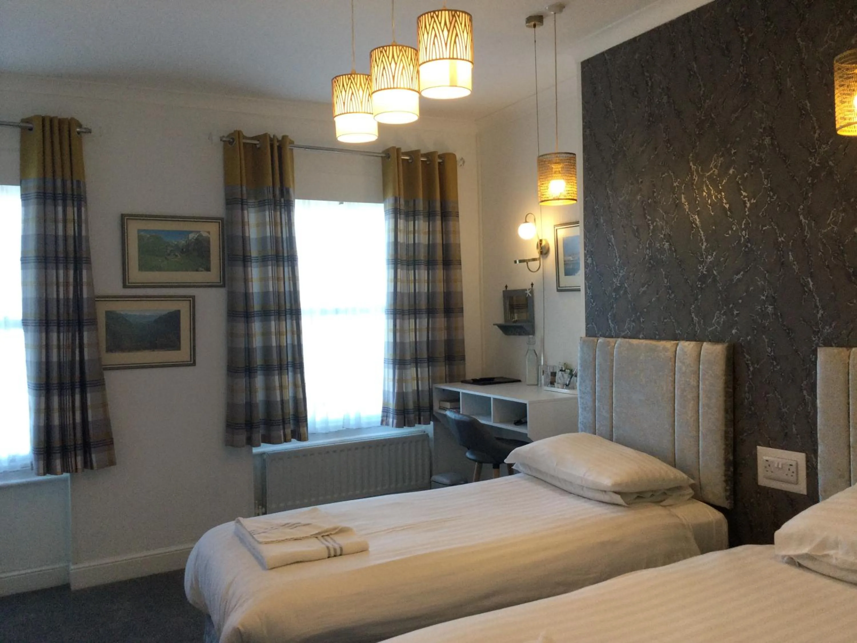 Bed in THE TREVONE, Llandudno