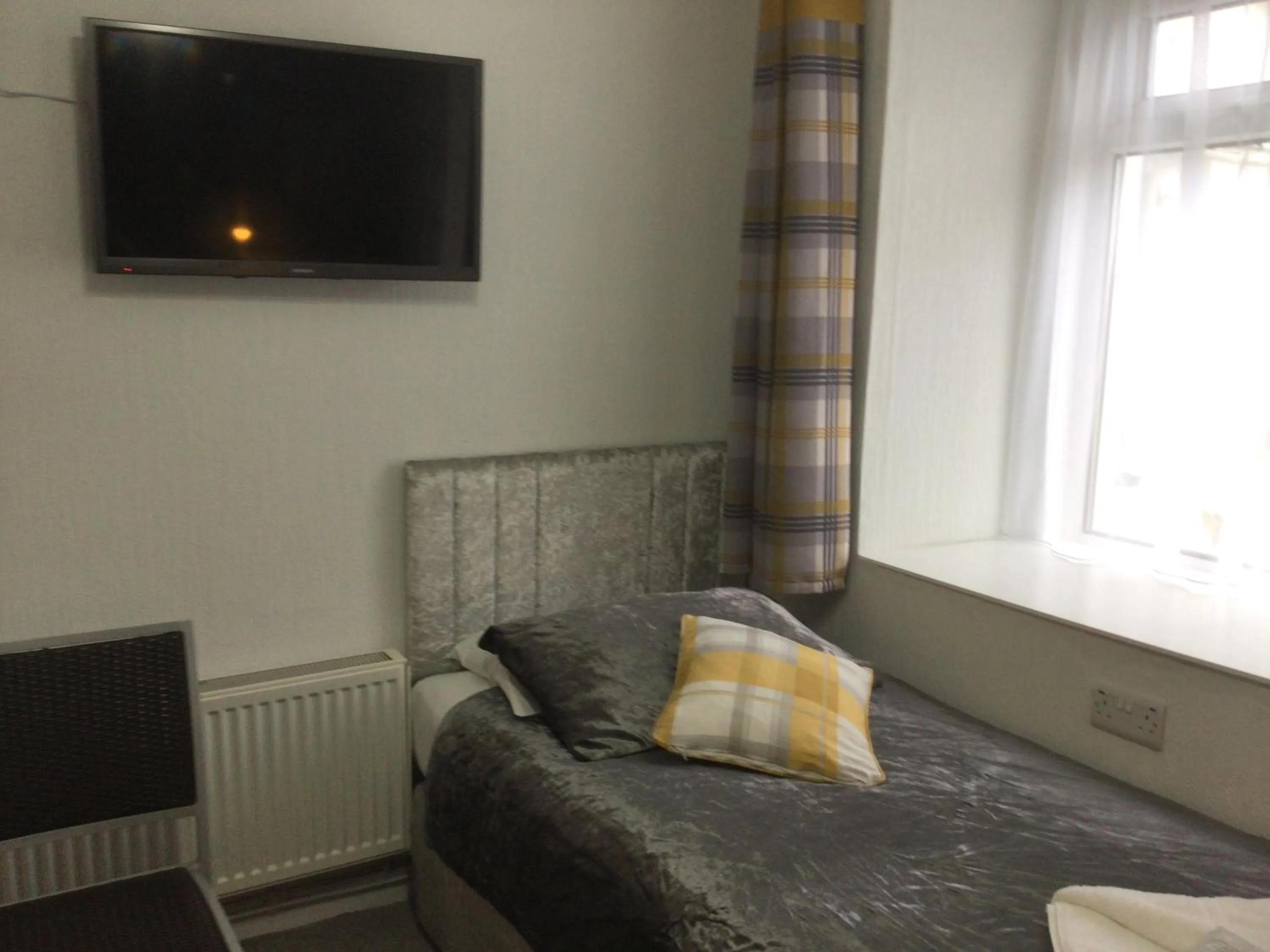 Bed in THE TREVONE, Llandudno