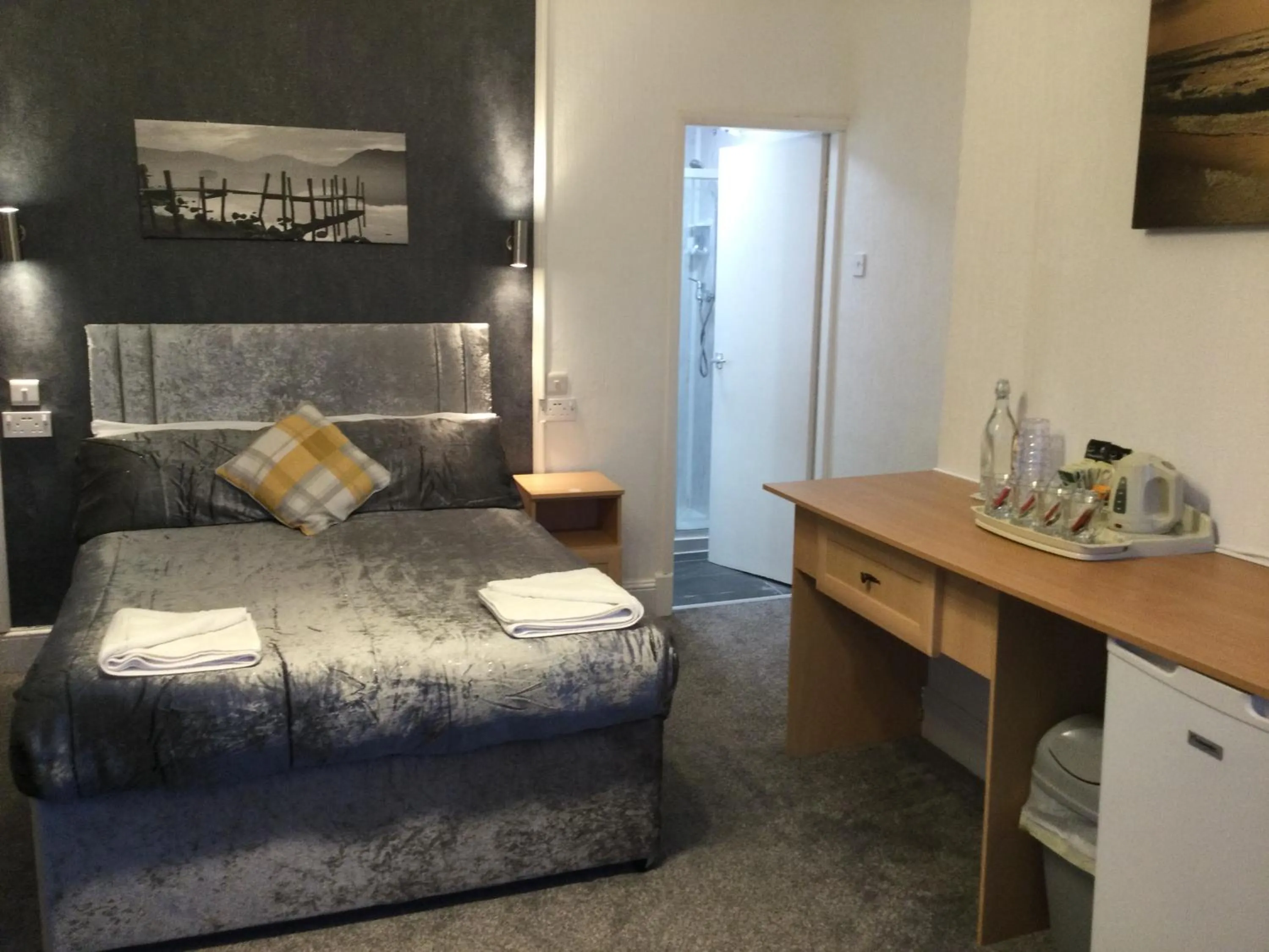 Bed in THE TREVONE, Llandudno