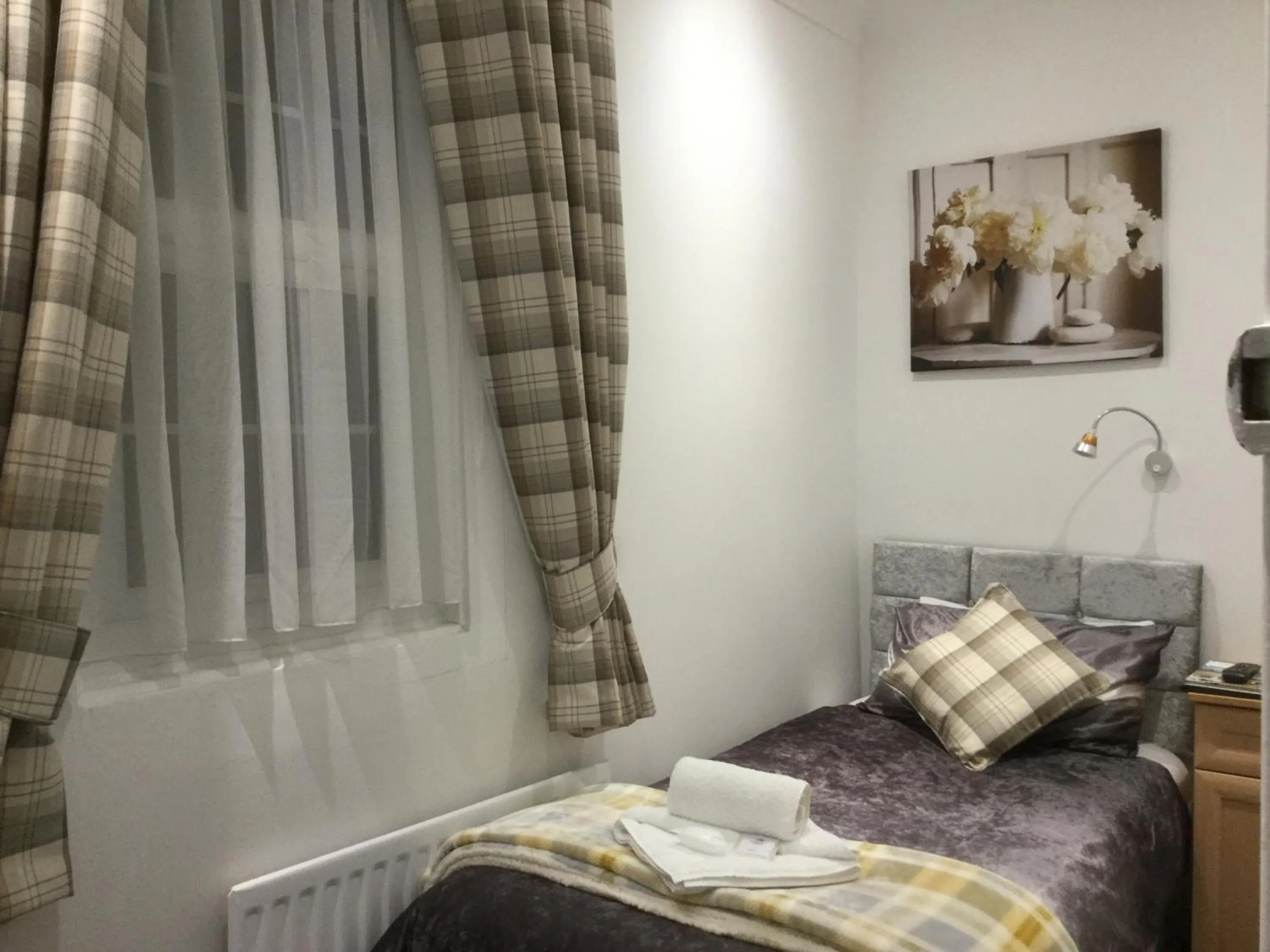 TV and multimedia, Bed in THE TREVONE, Llandudno